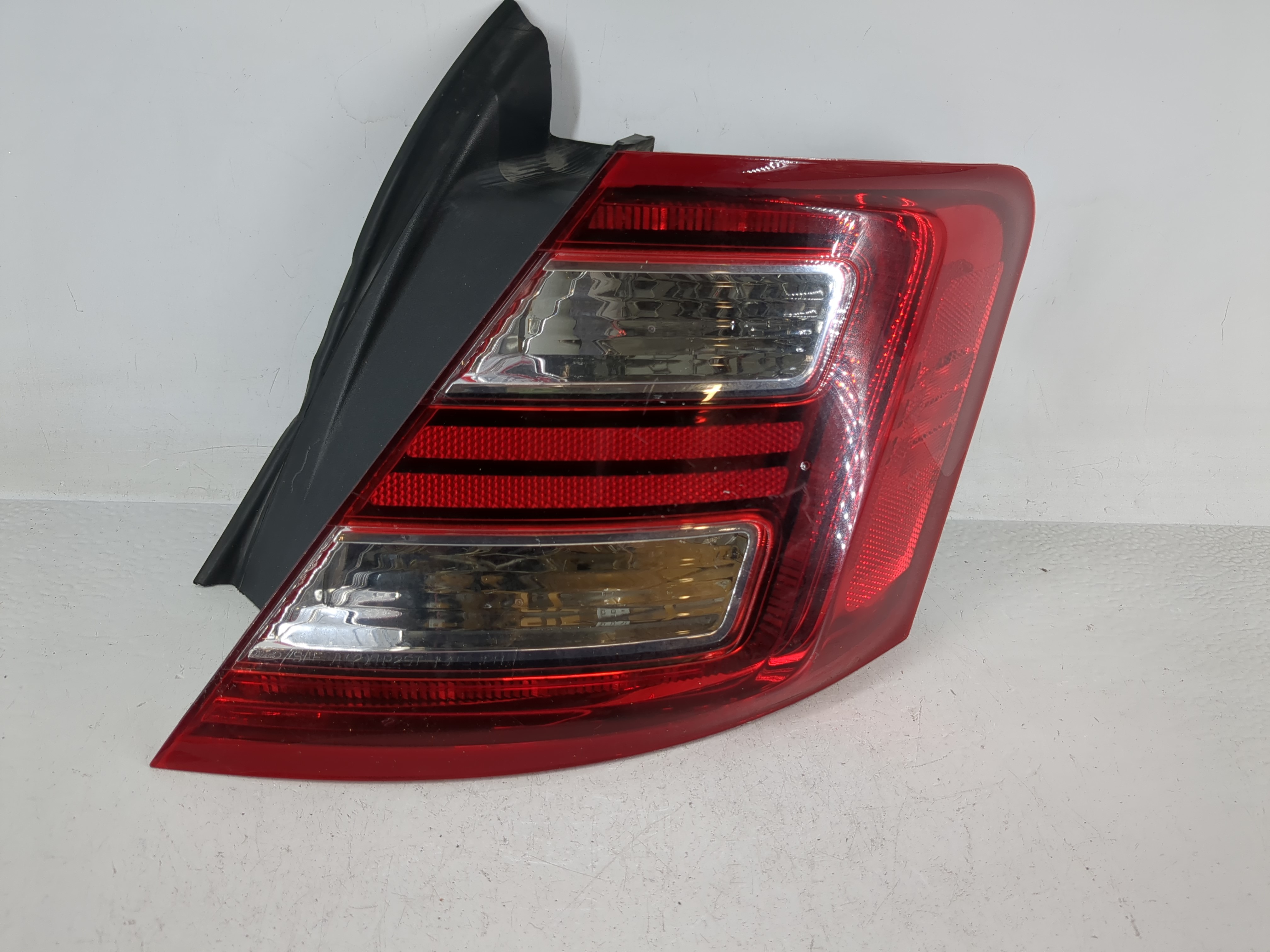 2013-2019 Ford Taurus Passenger Right Side Tail Light Taillight Oem 1159739 - Oemusedautoparts1.com