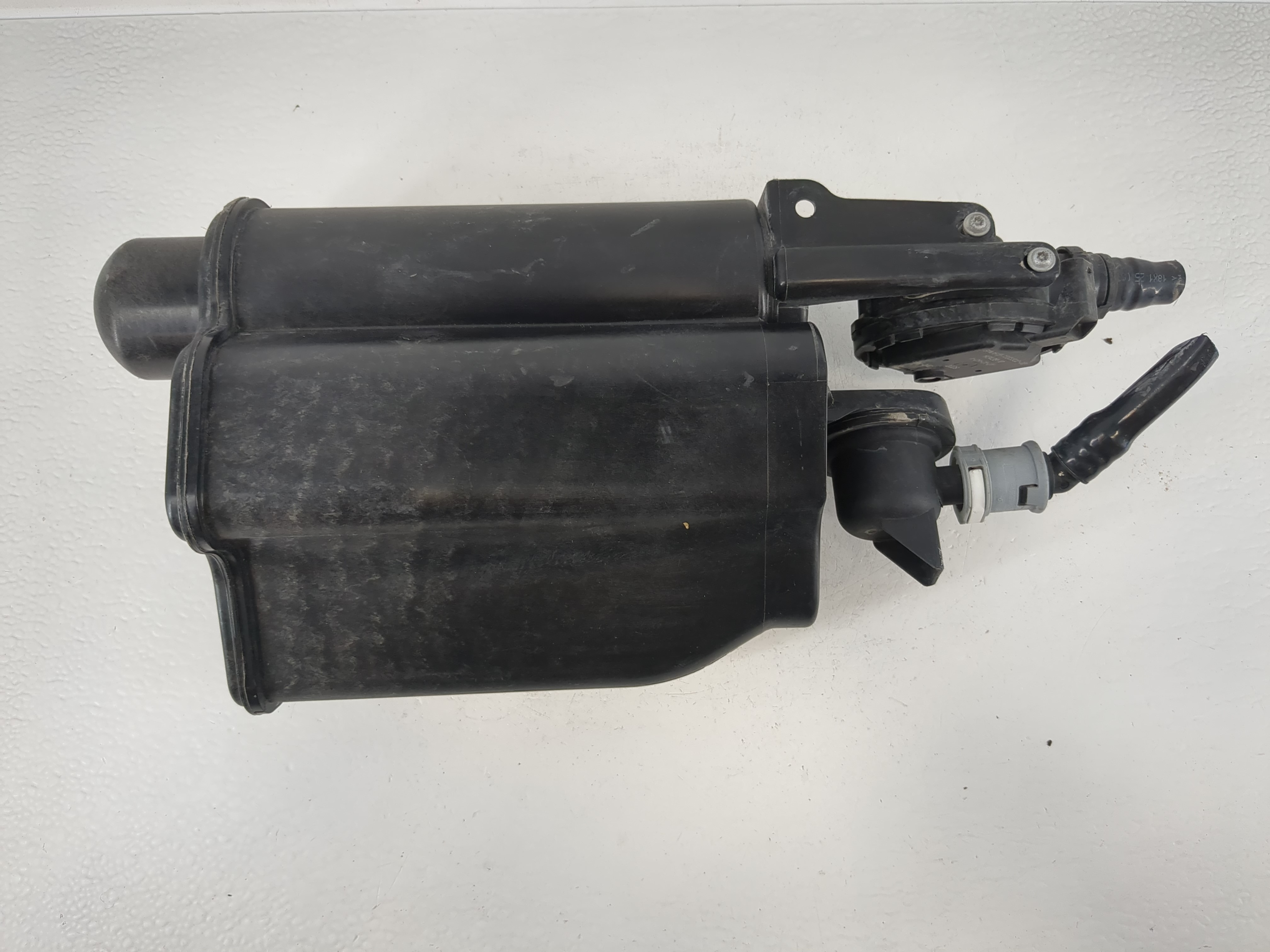 Picture of 2015 Bmw 328xi Fuel Vapor Charcoal Canister 1159861