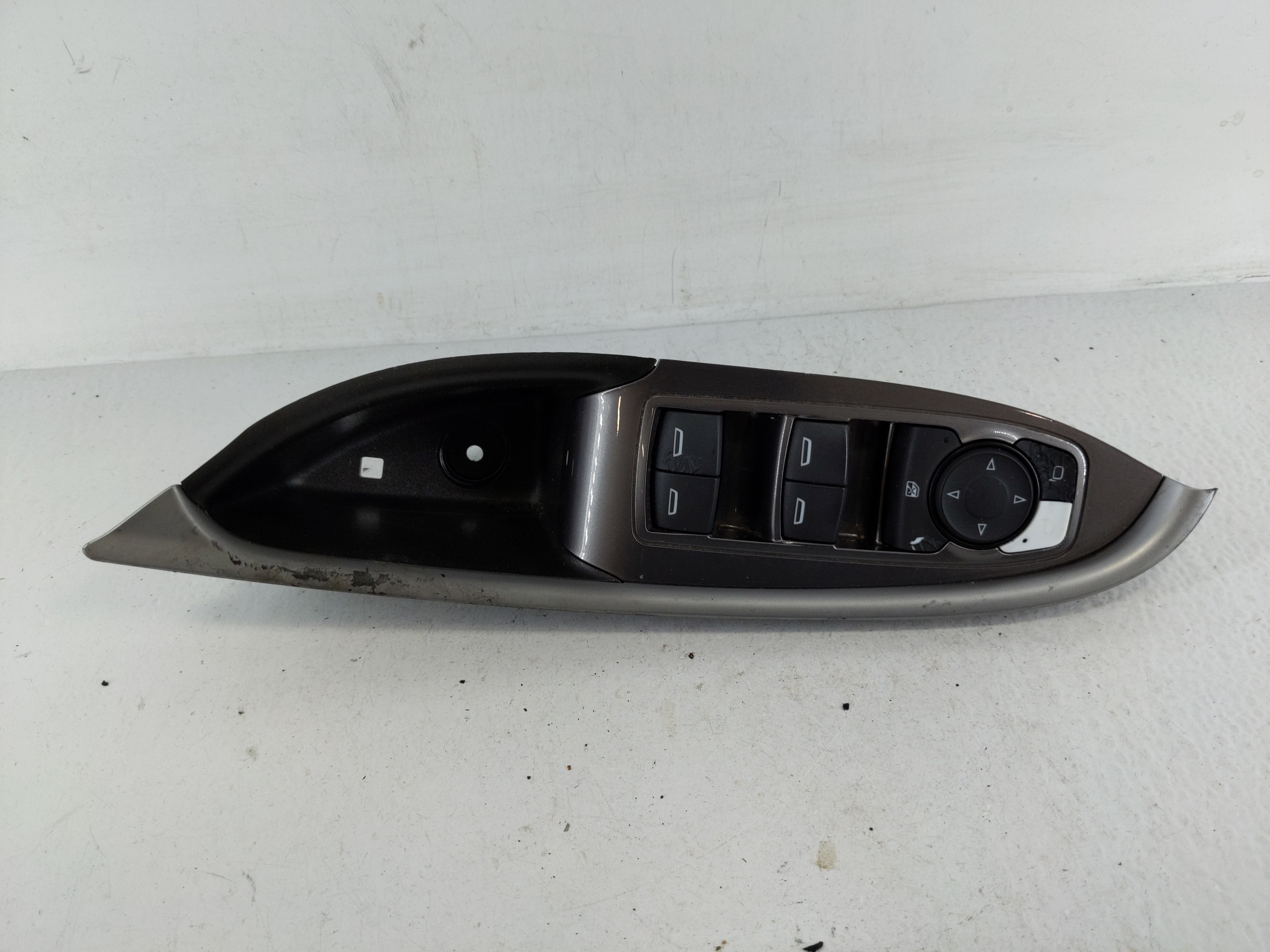 2016-2021 Chevrolet Malibu Driver Left Door Master Power Window Switch 1159877 - Oemusedautoparts1.com