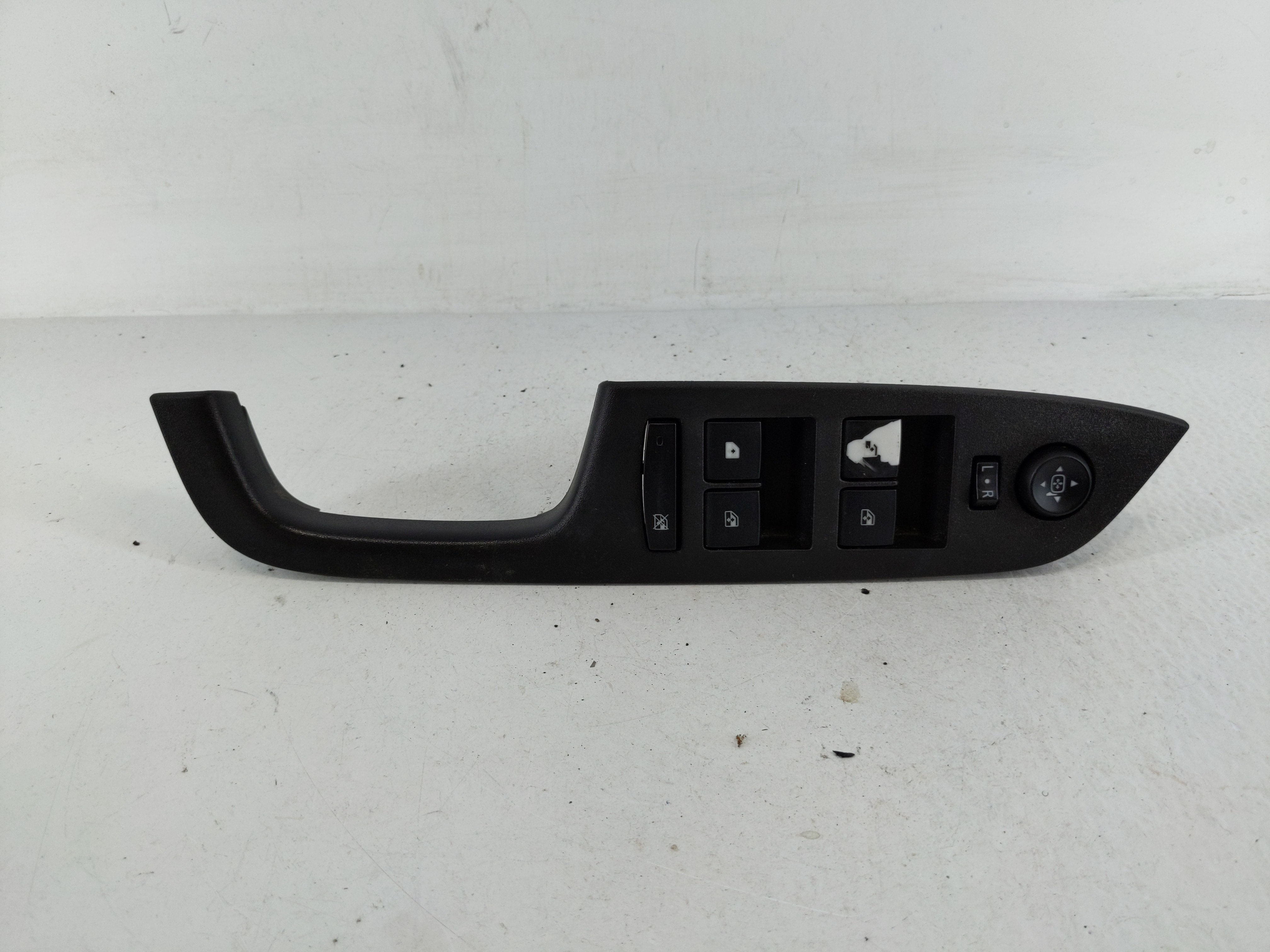 2010-2017 Gmc Terrain Driver Left Door Master Power Window Switch 1159878 - Oemusedautoparts1.com
