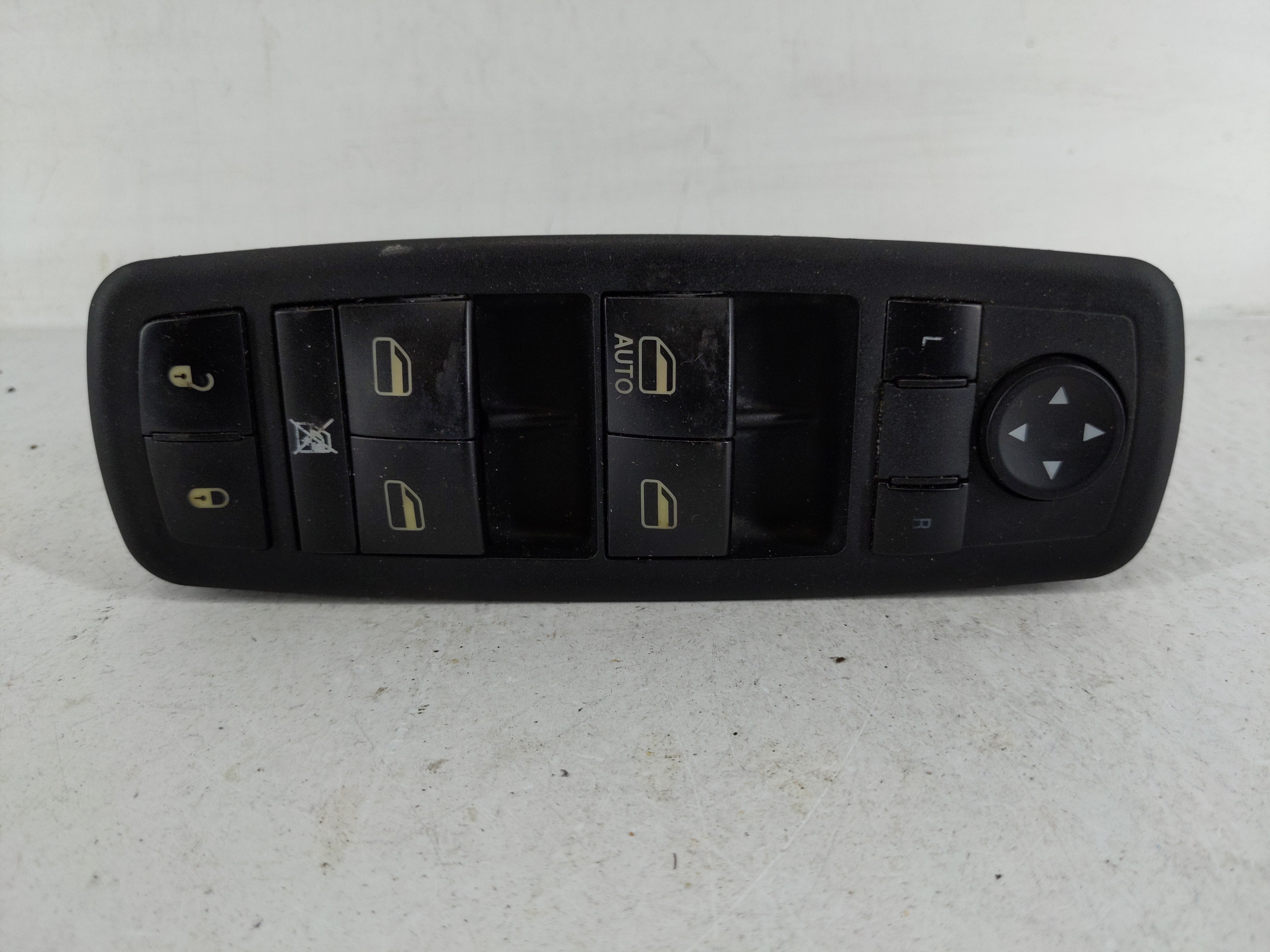 2014-2016 Jeep Cherokee Driver Left Door Master Power Window Switch 1159880 - Oemusedautoparts1.com