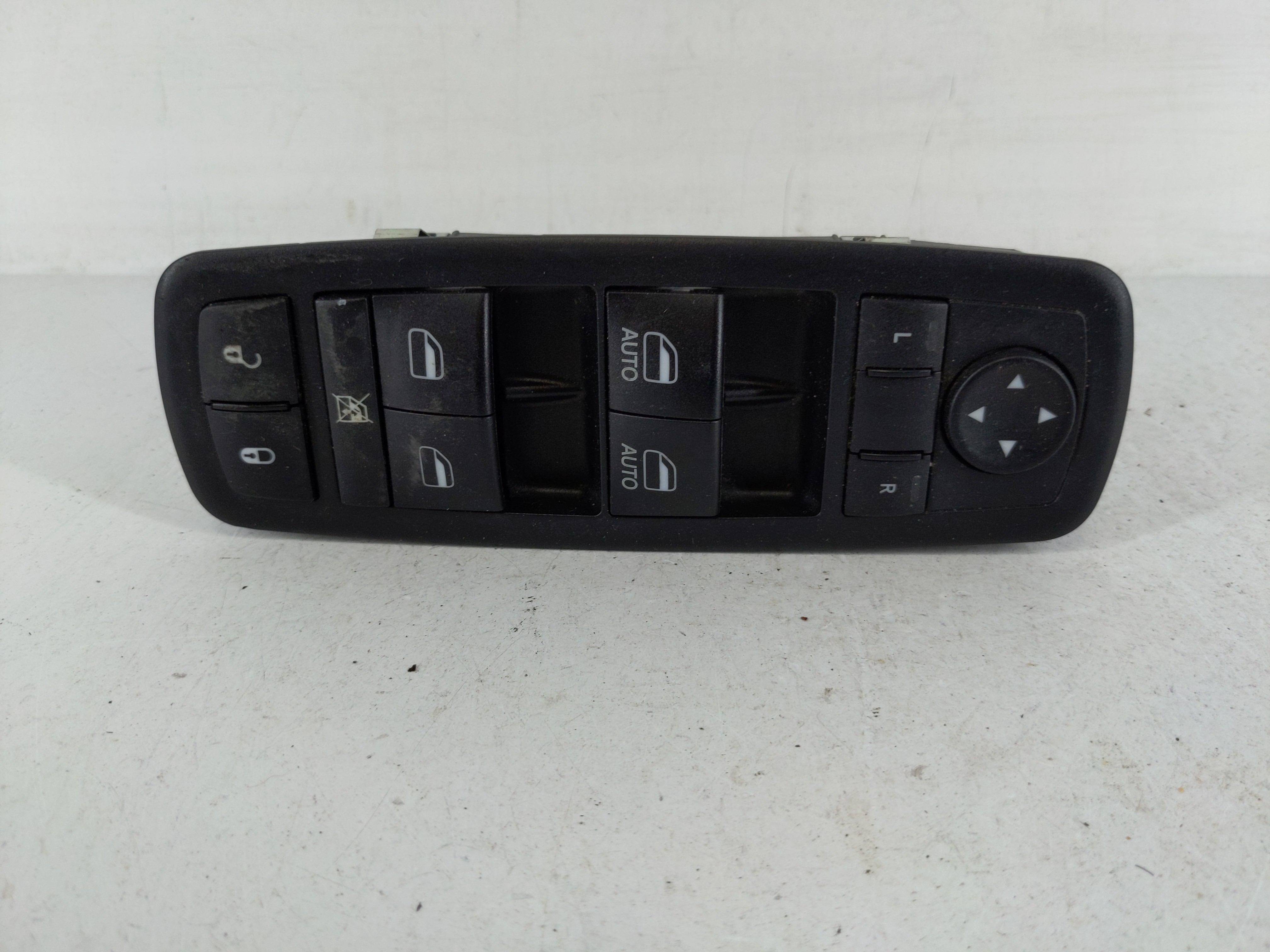 2017-2022 Chrysler Pacifica Driver Left Door Master Power Window Switch 1159882 - Oemusedautoparts1.com