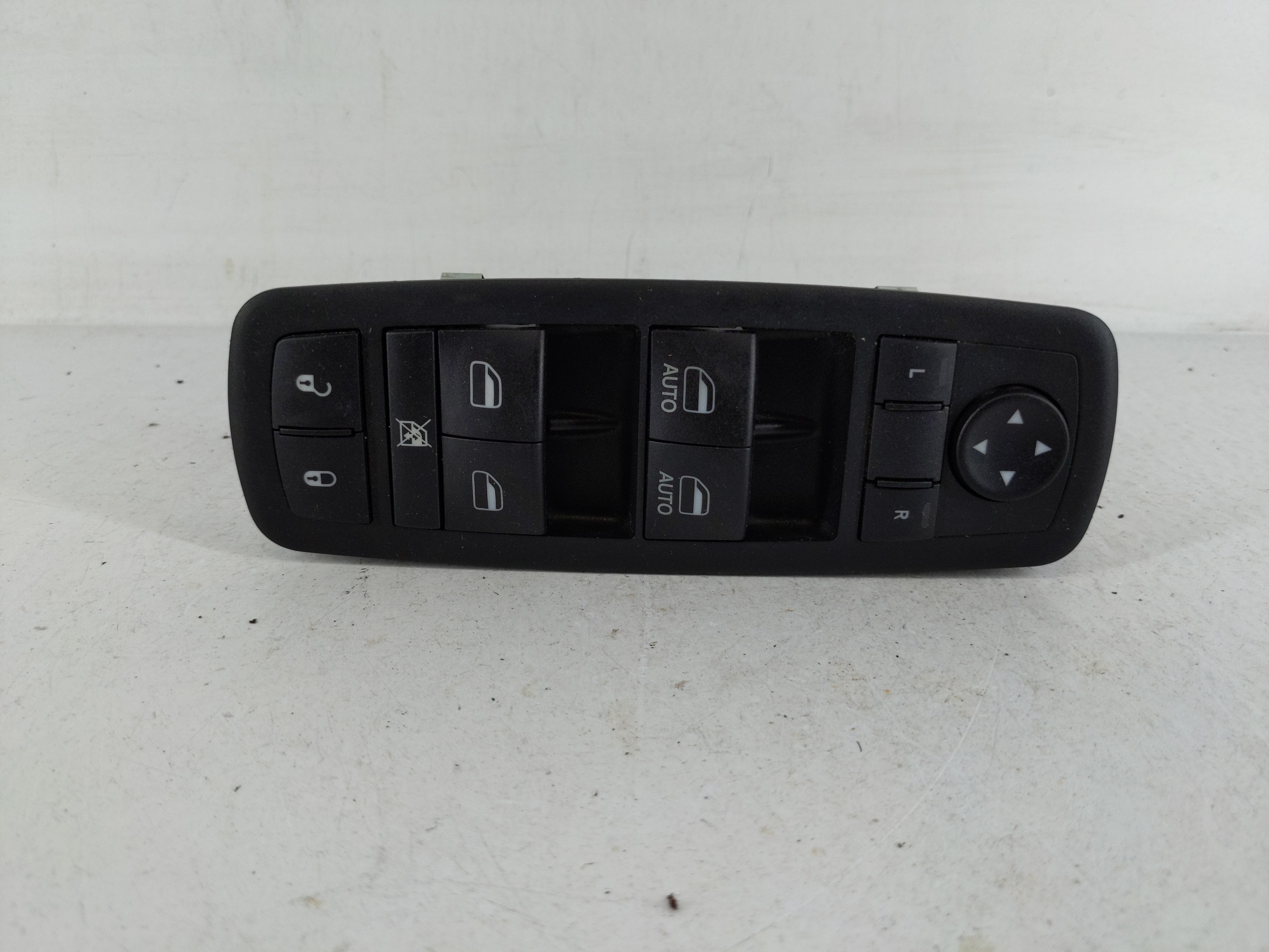 2020-2022 Chrysler Voyager Driver Left Door Master Power Window Switch 1159883 - Oemusedautoparts1.com