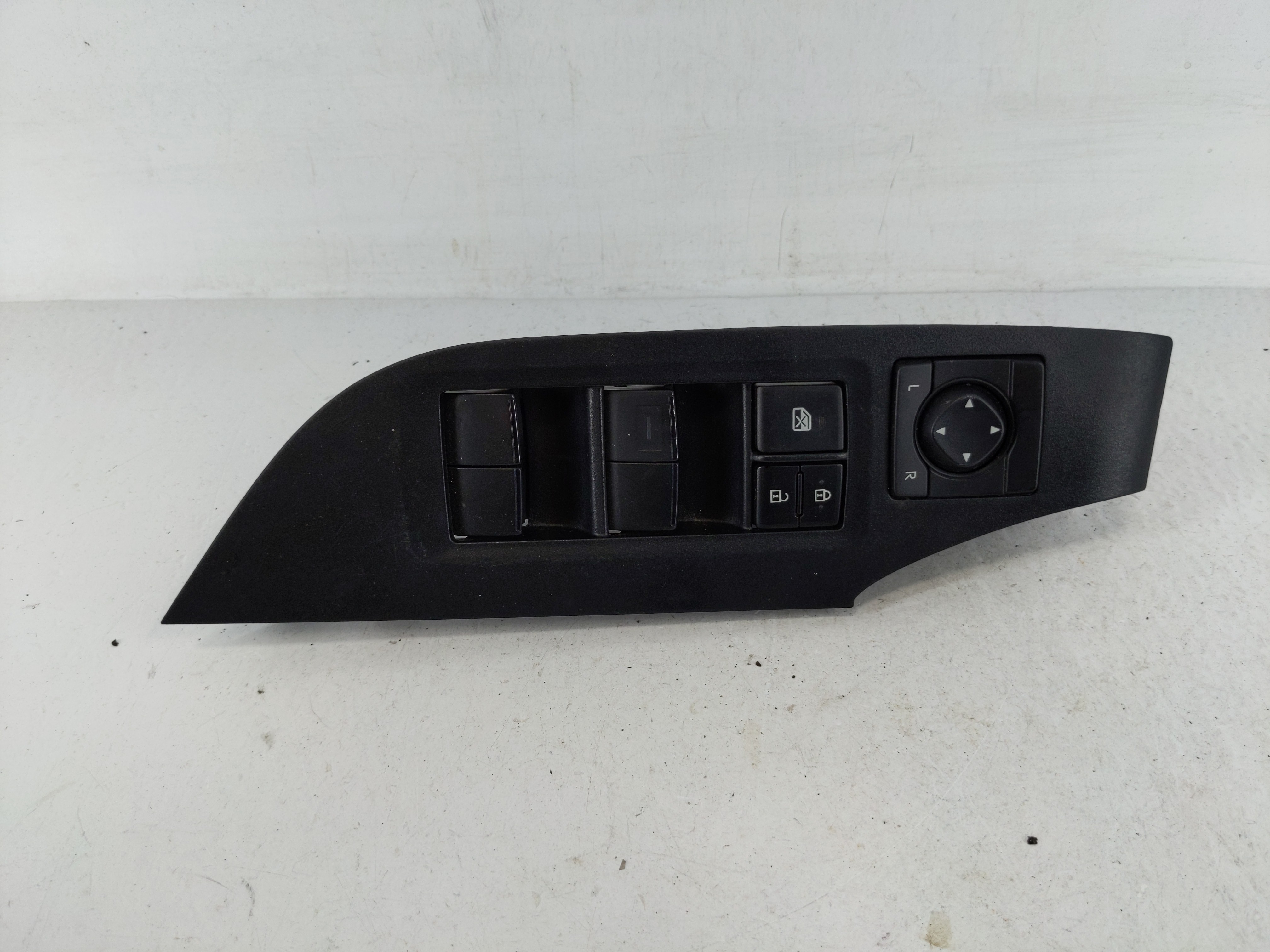Toyota Rav4 Driver Left Door Master Power Window Switch 1159885 - Oemusedautoparts1.com