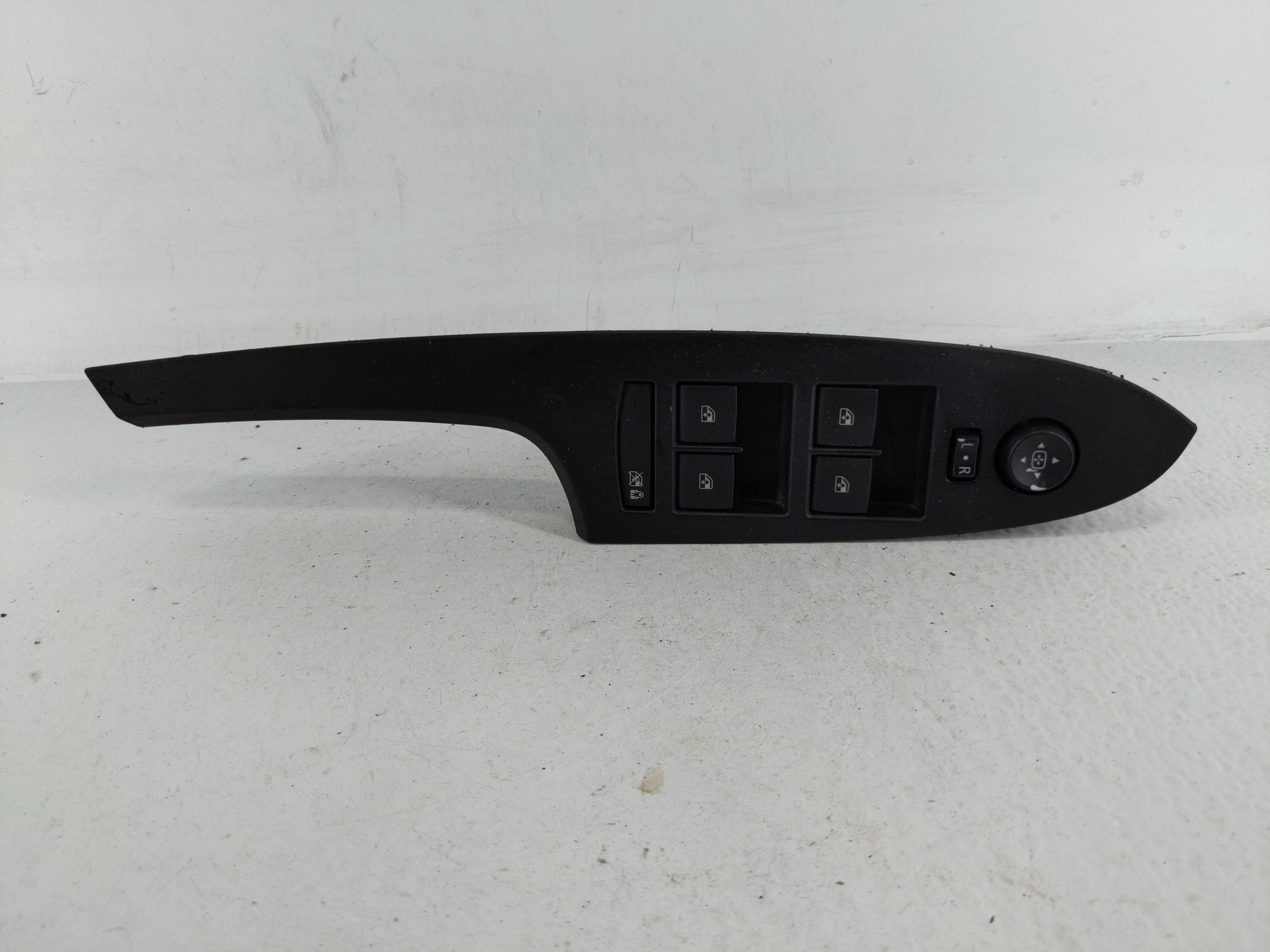 2014-2018 Cadillac Ats Driver Left Door Master Power Window Switch 1159889 - Oemusedautoparts1.com