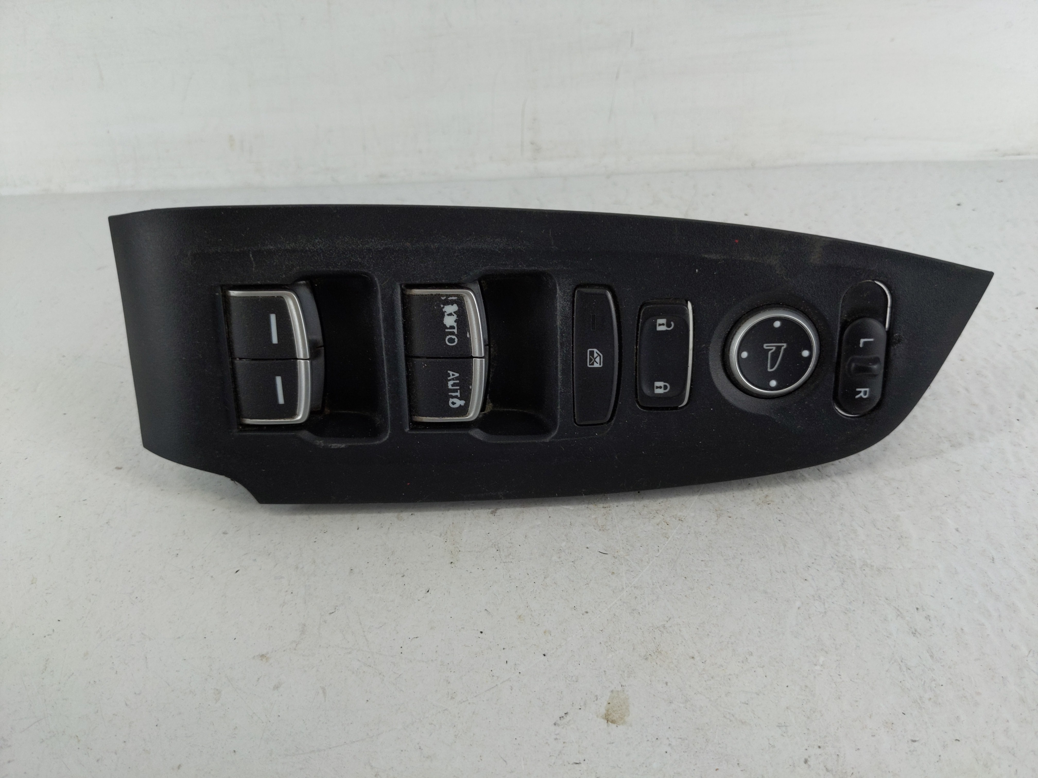 2018-2022 Honda Accord Driver Left Door Master Power Window Switch 1159894 - Oemusedautoparts1.com