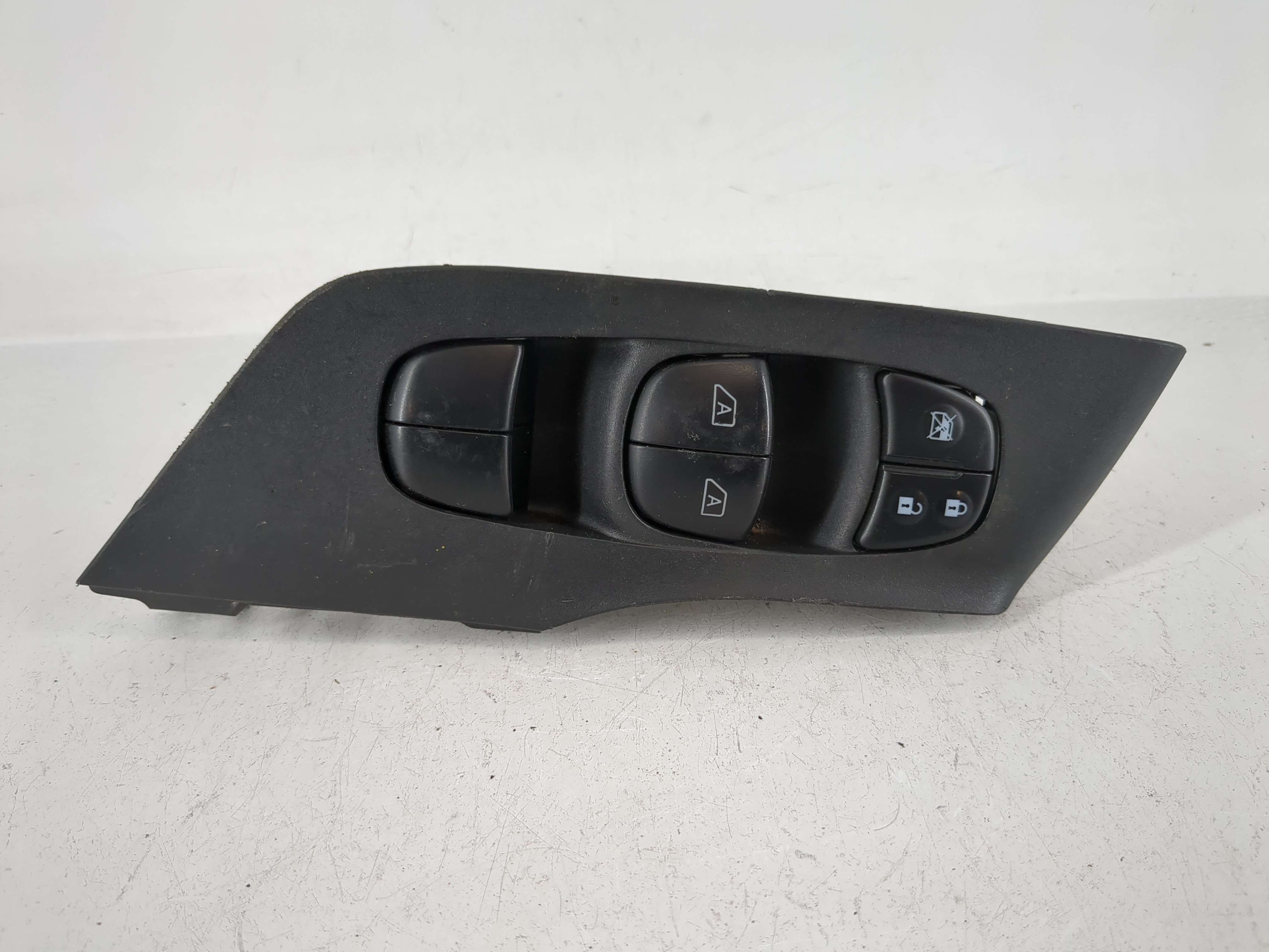 2013-2018 Nissan Altima Driver Left Door Master Power Window Switch 1159900 - Oemusedautoparts1.com