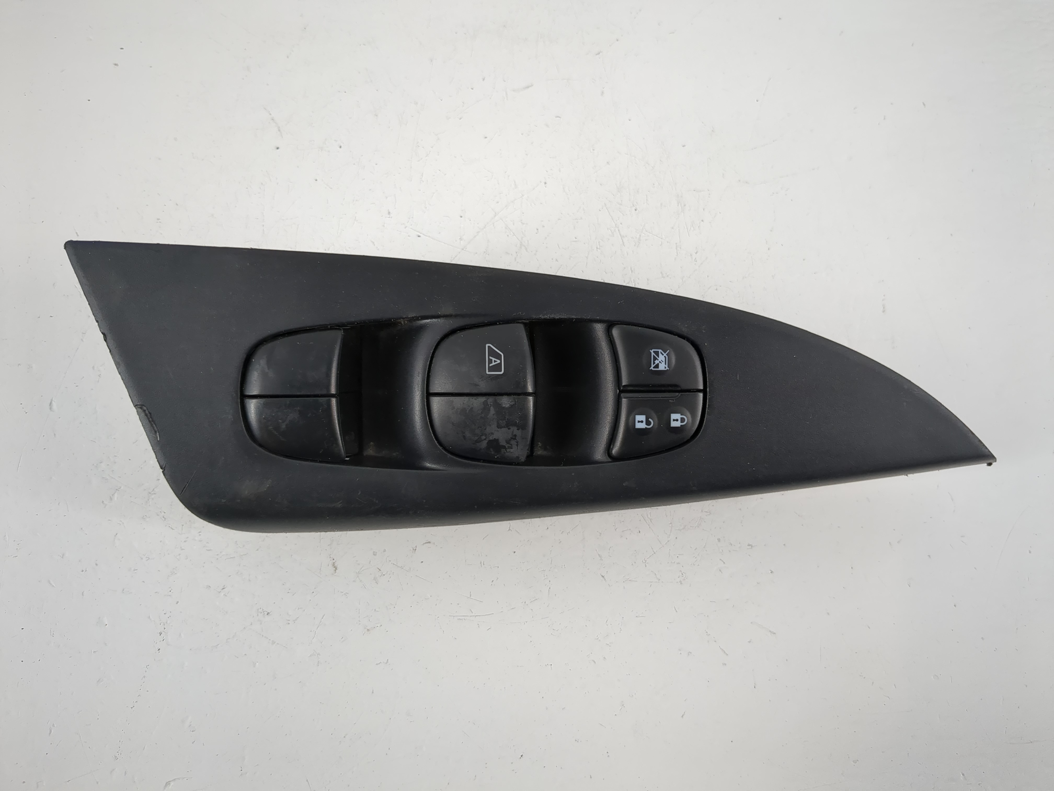 2013-2019 Nissan Sentra Driver Left Door Master Power Window Switch 1159914 - Oemusedautoparts1.com