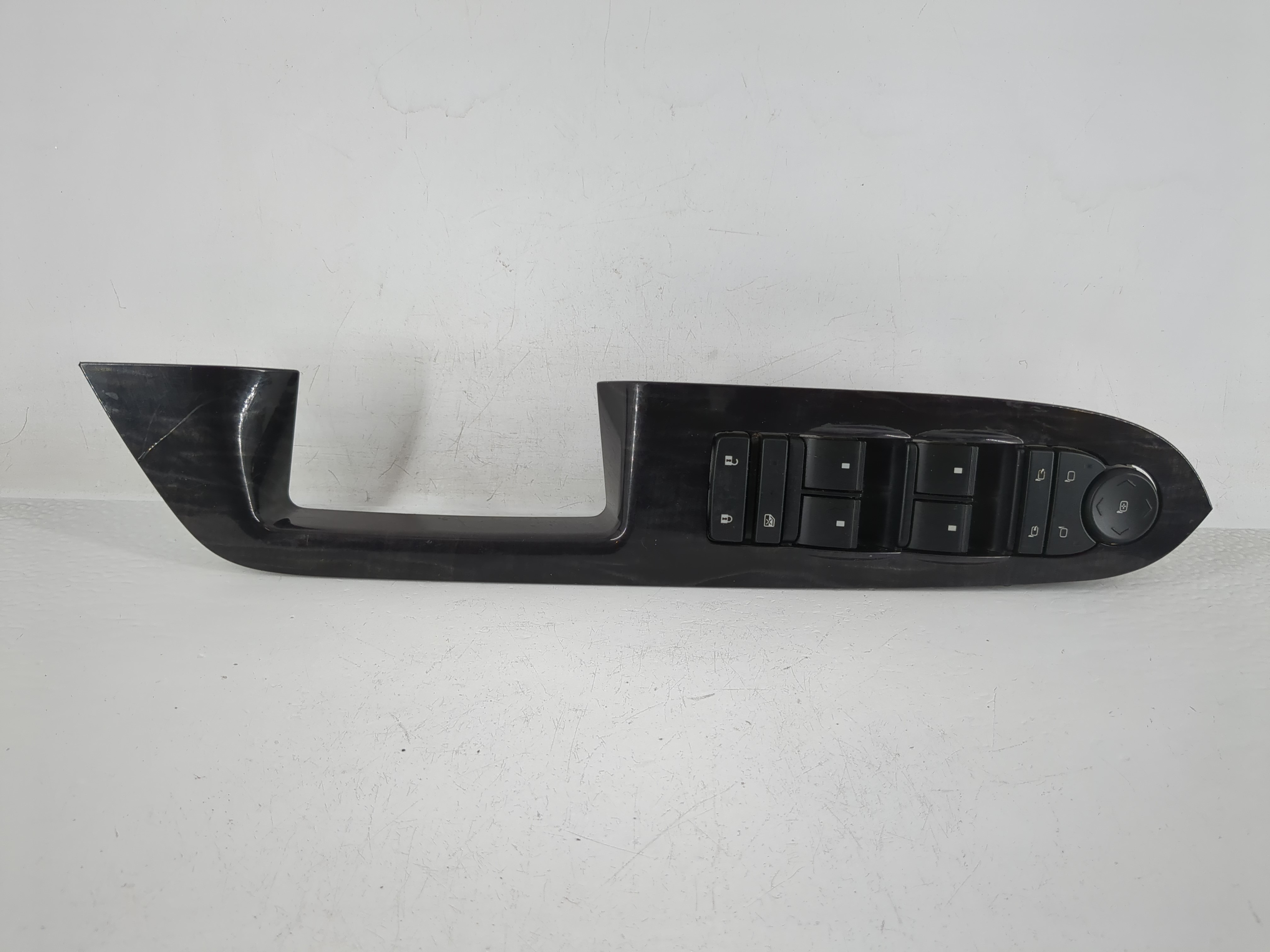 2015 Buick Enclave Driver Left Door Master Power Window Switch 1159916 - Oemusedautoparts1.com