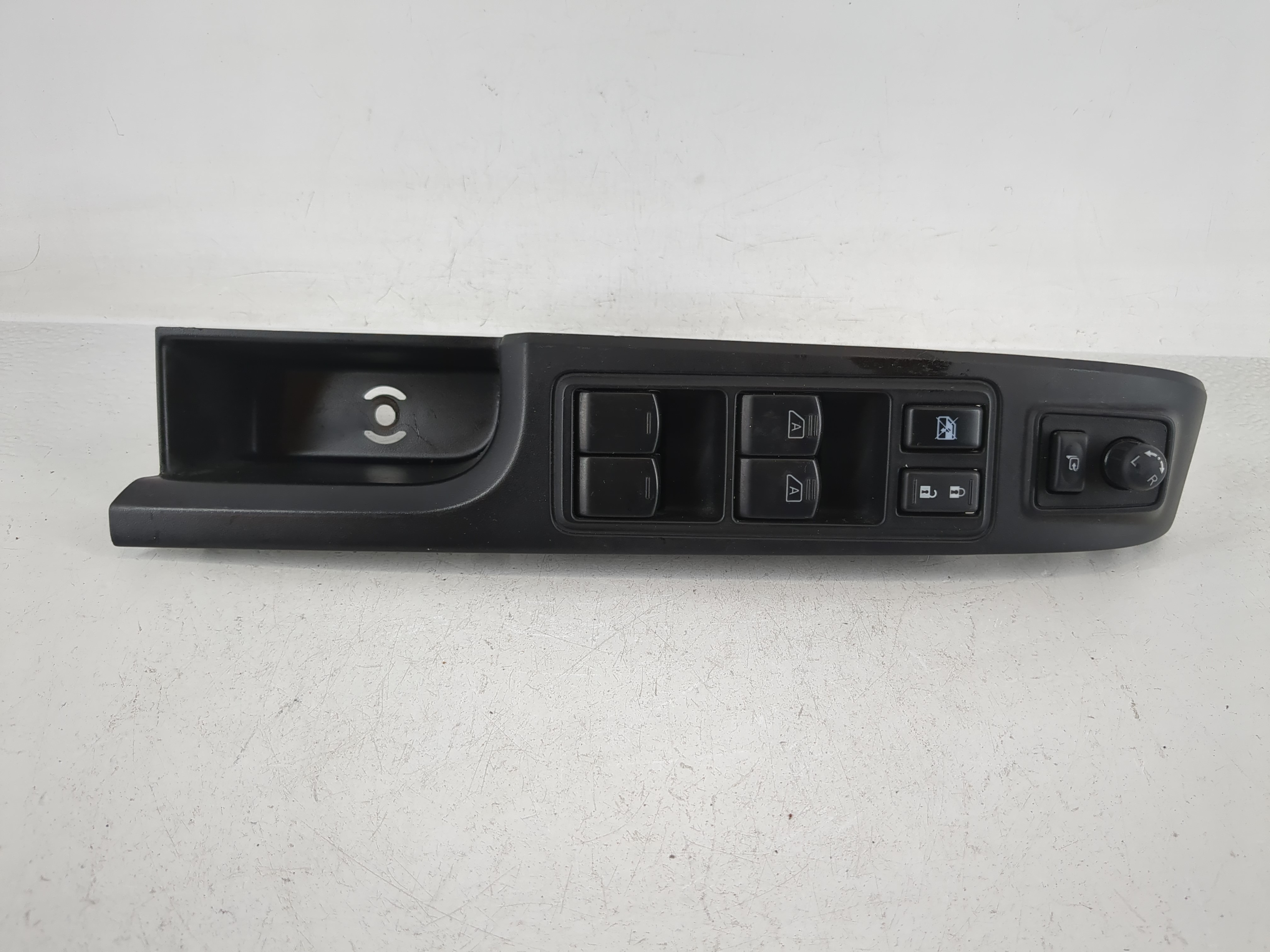 2018-2022 Nissan Titan Driver Left Door Master Power Window Switch 1159927 - Oemusedautoparts1.com