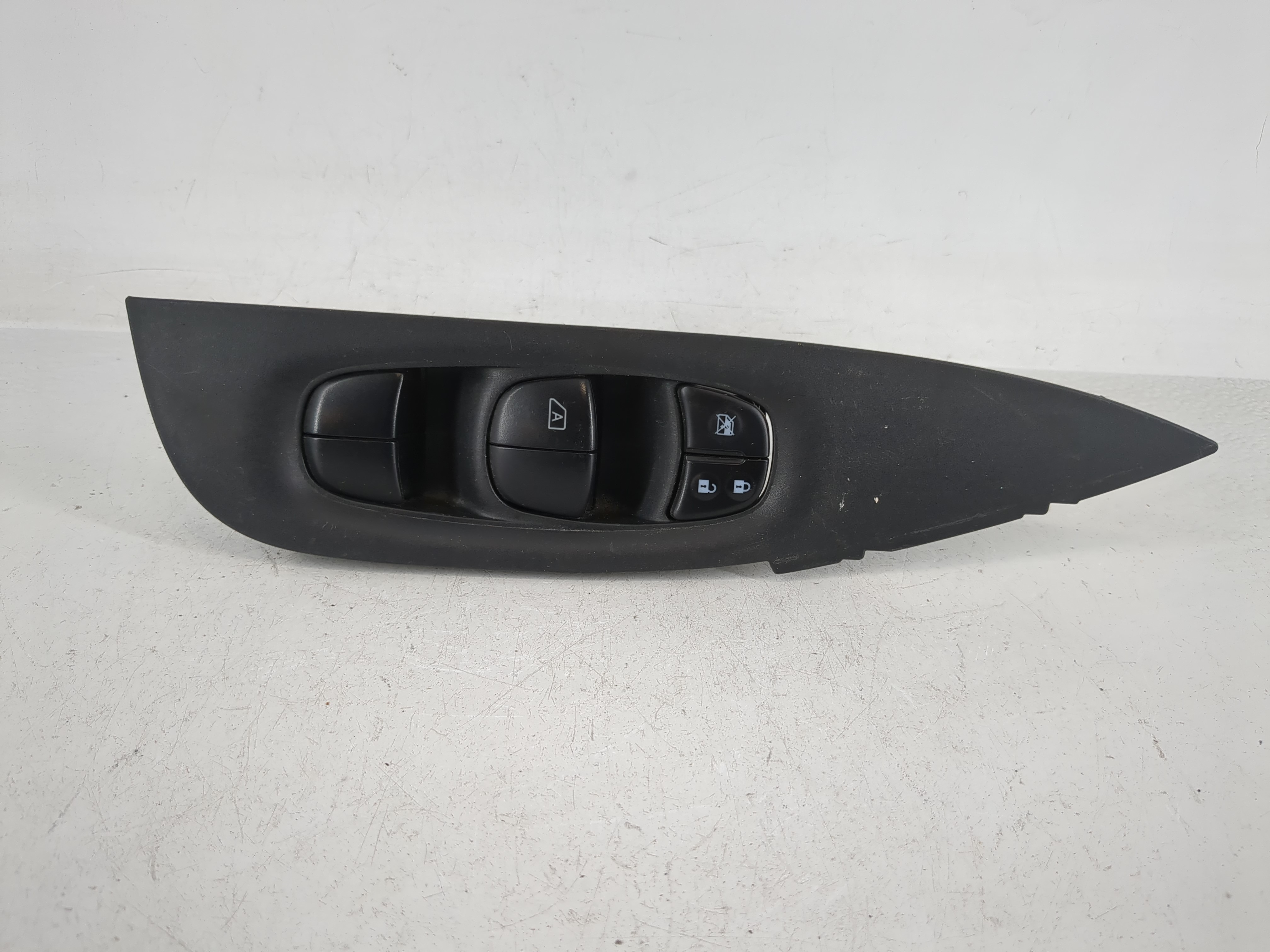 2014-2020 Nissan Rogue Driver Left Door Master Power Window Switch 1159930 - Oemusedautoparts1.com