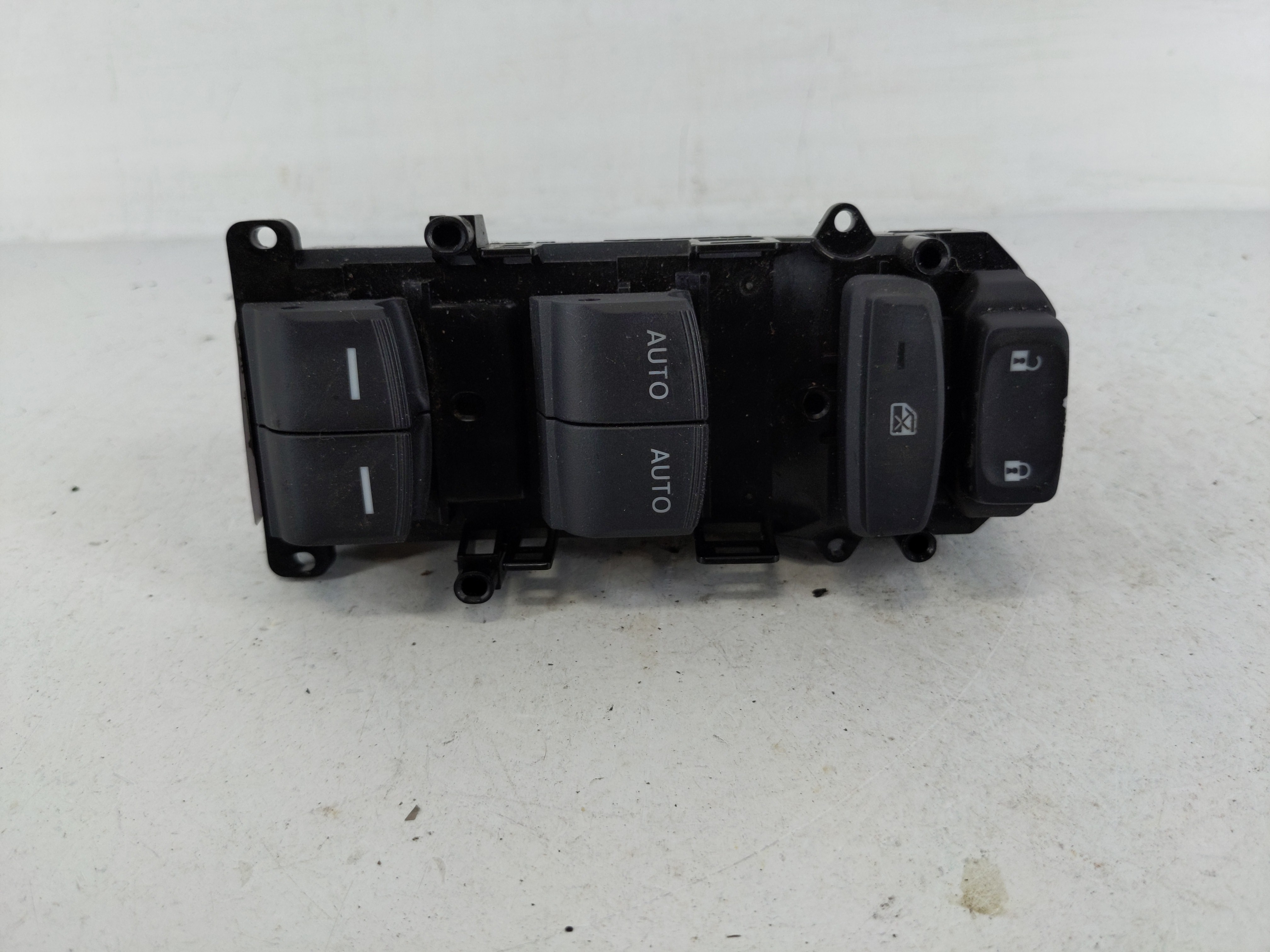 2017-2022 Honda Cr-v Driver Left Door Master Power Window Switch 1159939 - Oemusedautoparts1.com