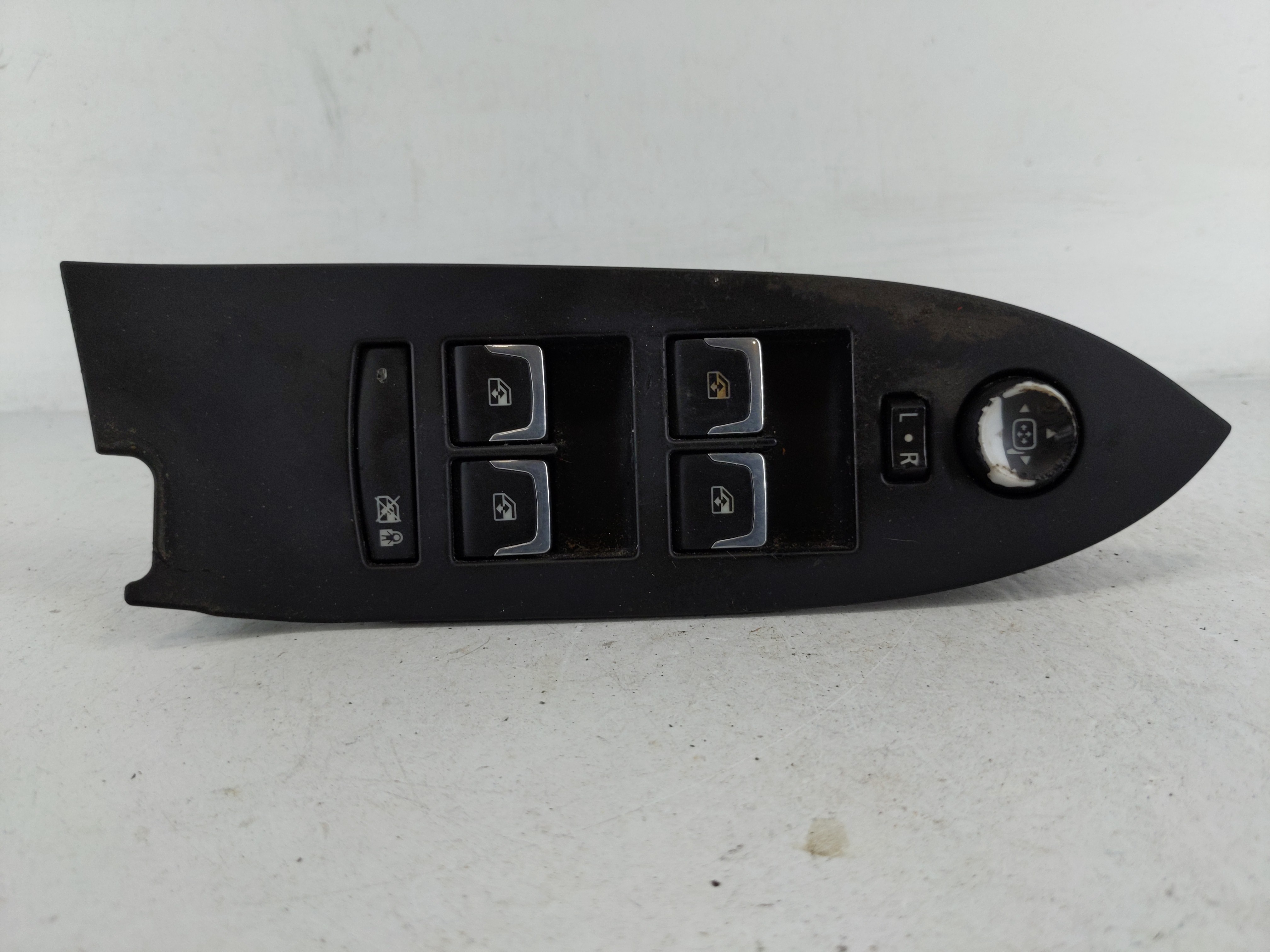2014-2019 Cadillac Cts Driver Left Door Master Power Window Switch 1159940 - Oemusedautoparts1.com