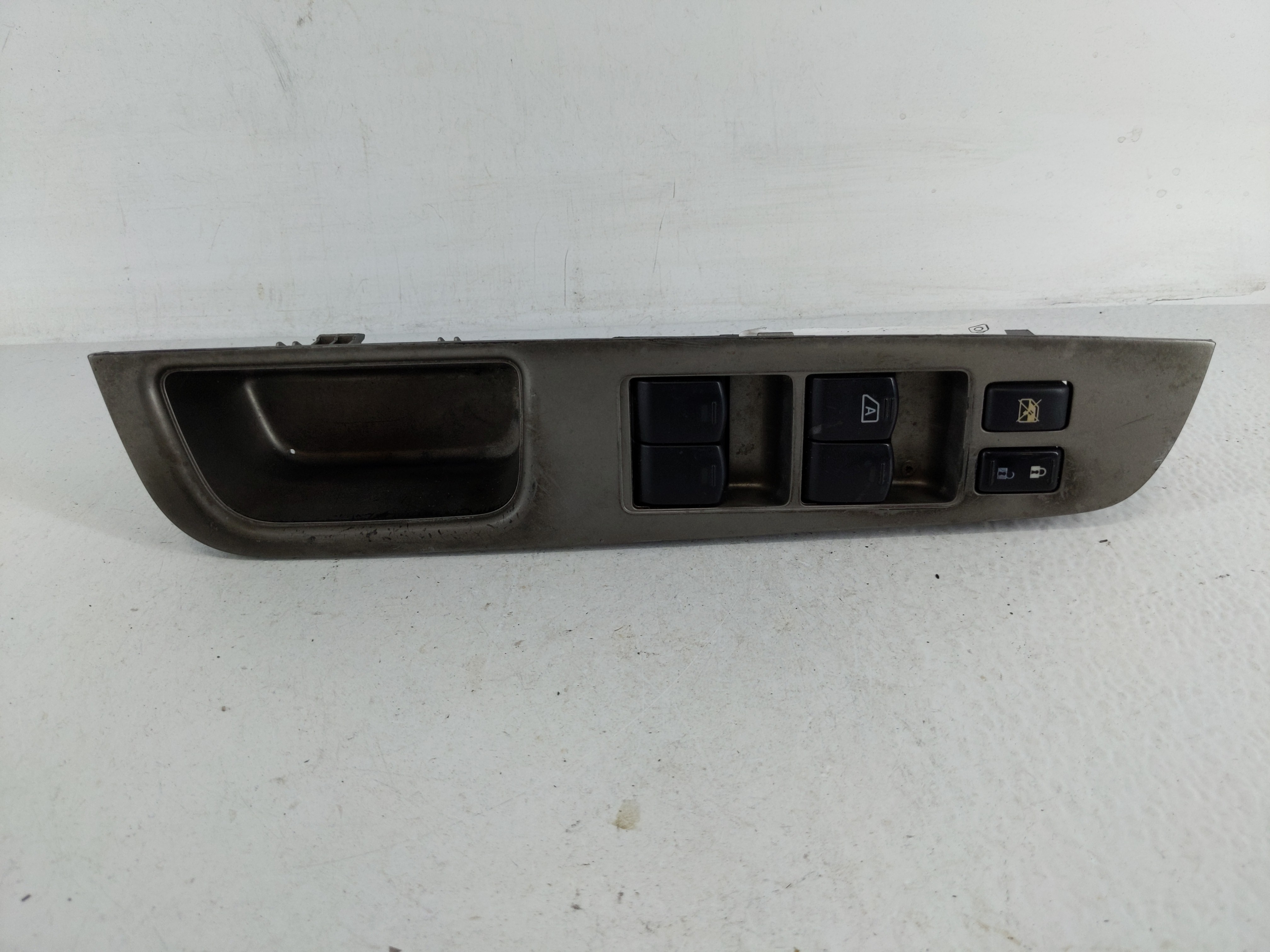 2010-2012 Nissan Versa Driver Left Door Master Power Window Switch 1159947 - Oemusedautoparts1.com