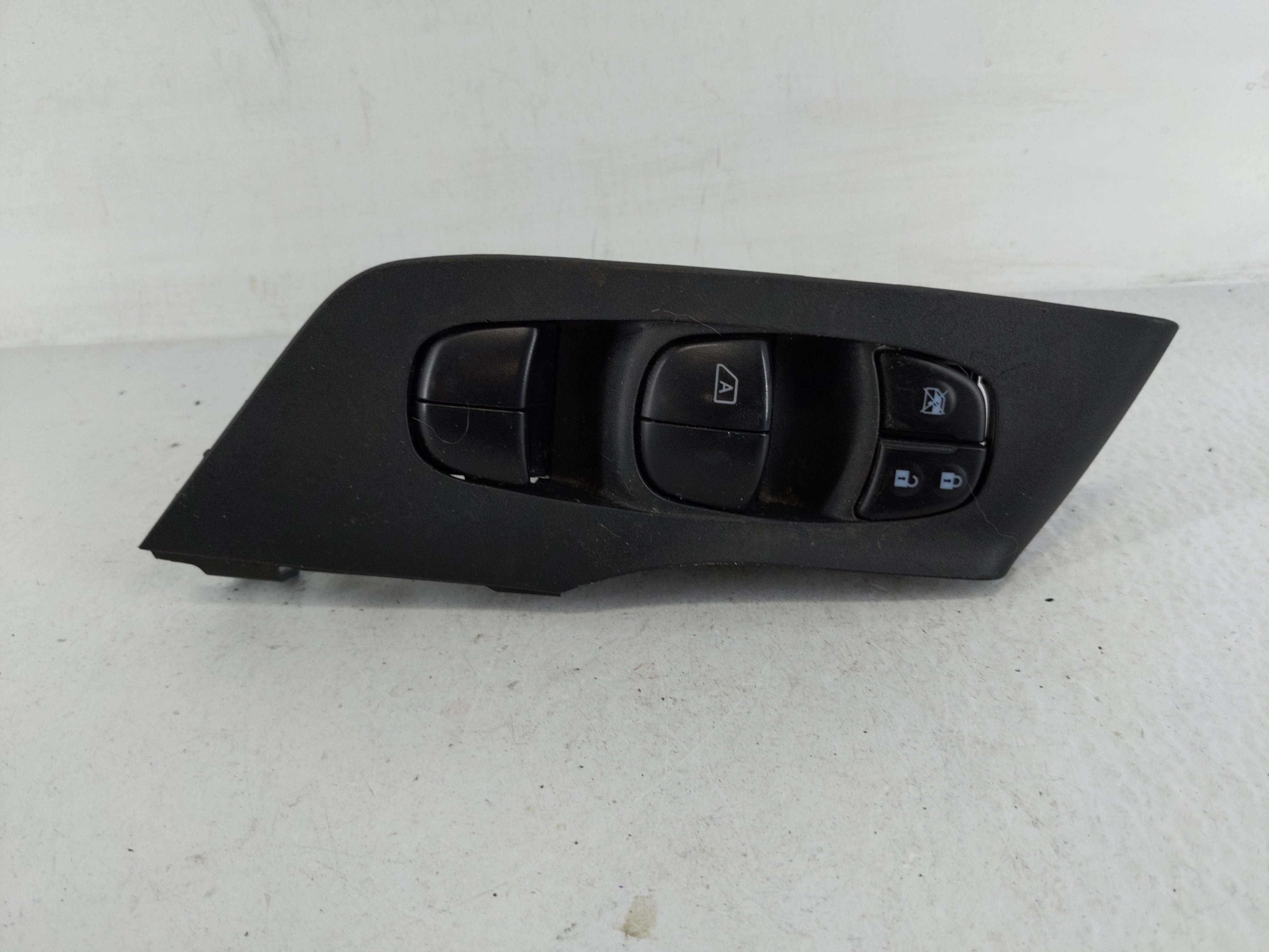 2013-2018 Nissan Altima Driver Left Door Master Power Window Switch 1159955 - Oemusedautoparts1.com