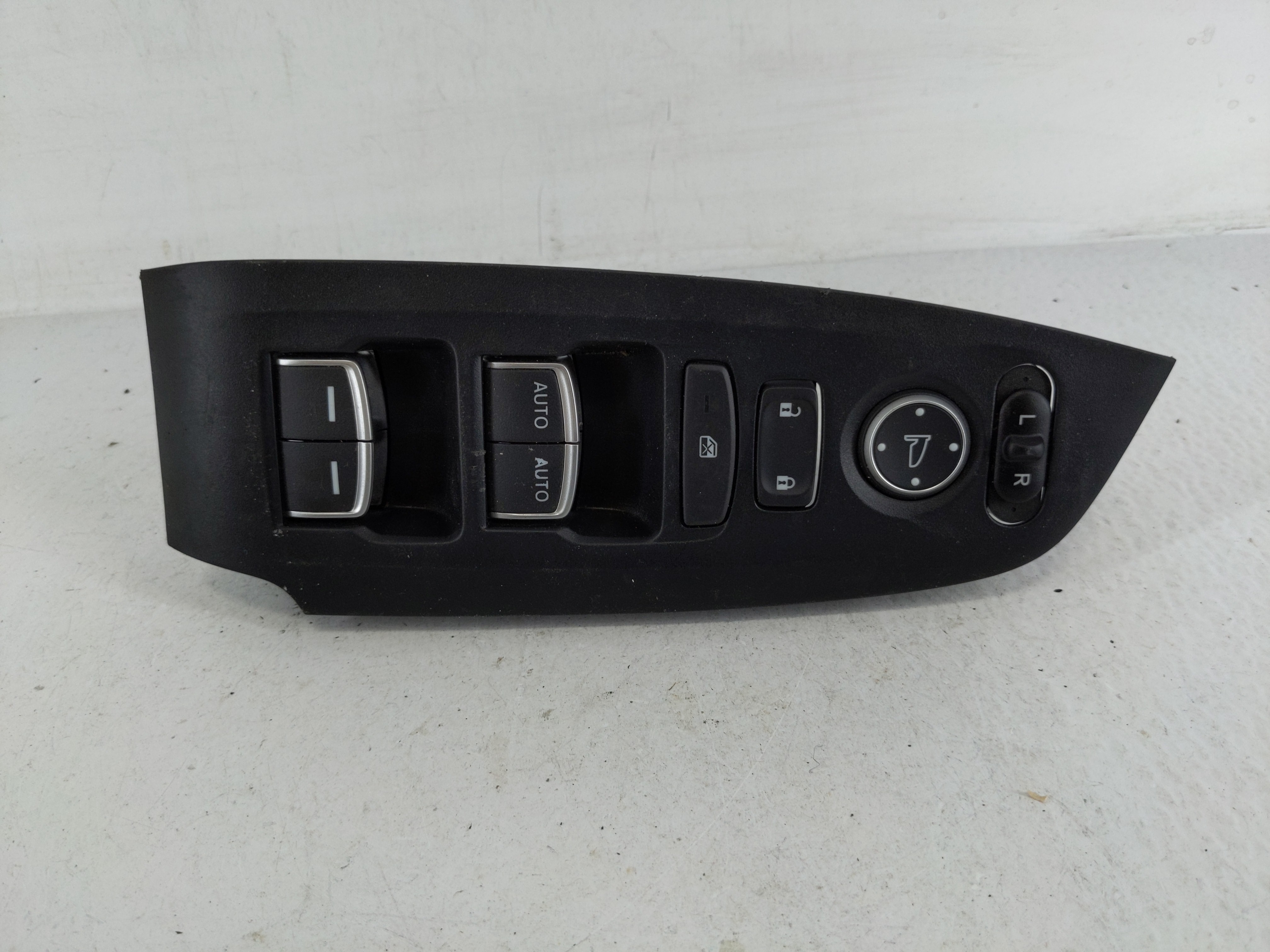 2018-2022 Honda Accord Driver Left Door Master Power Window Switch 1159963 - Oemusedautoparts1.com