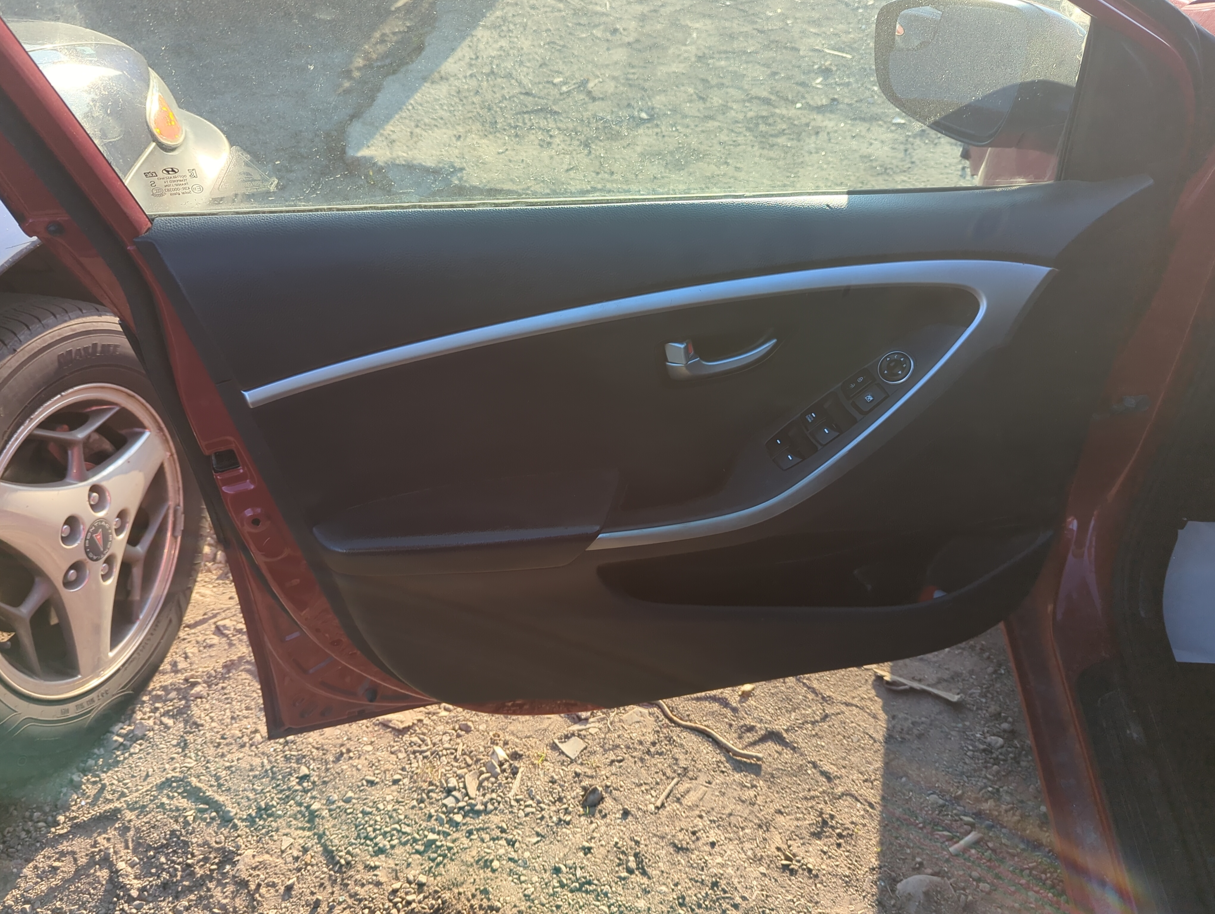 Picture of 2016 Hyundai Elantra Gt Front Left Driver Interior Door Panel Trim 1160010