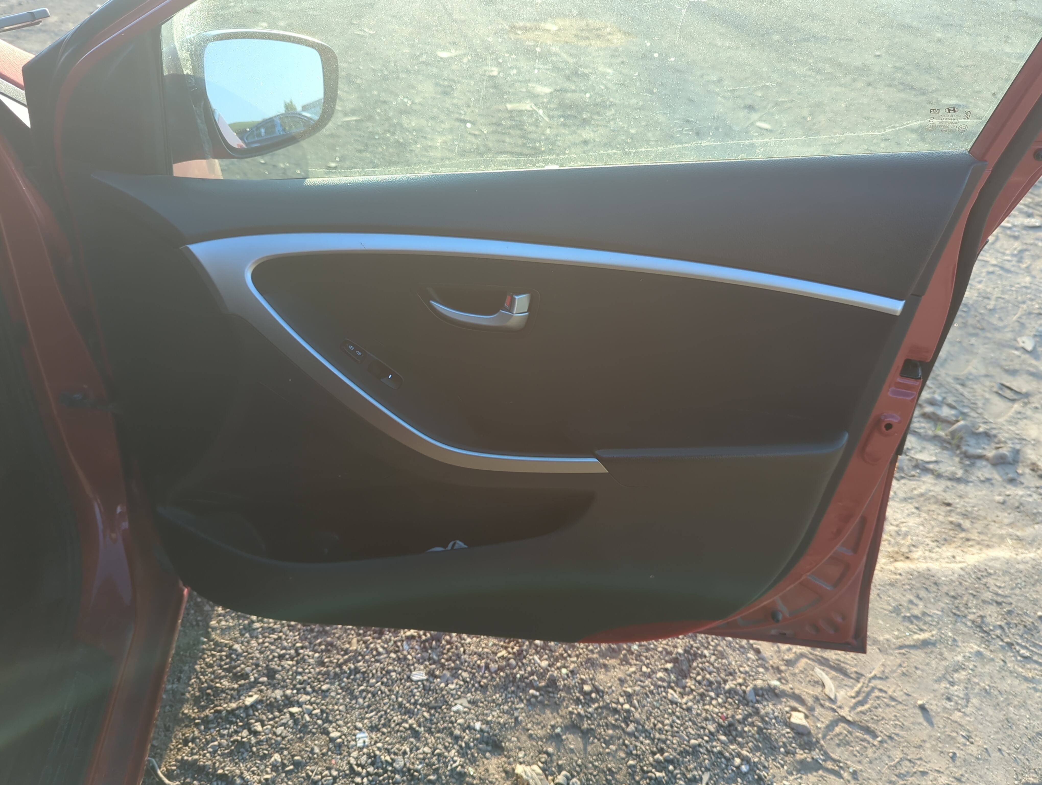 Picture of 2016 Hyundai Elantra Gt Front Right Passenger Interior Door Panel Trim 1160129