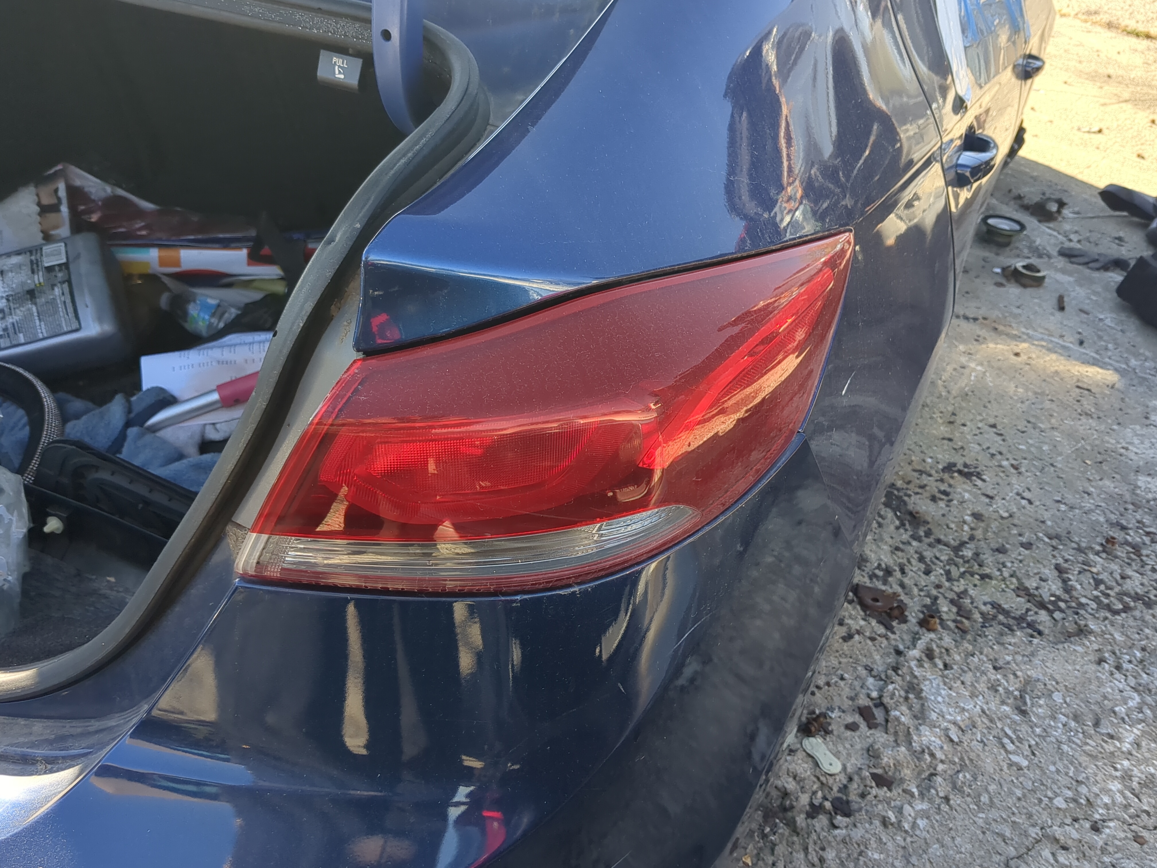 Picture of 2017-2018 Hyundai Elantra Passenger Right Side Tail Light Taillight Oem 1160583