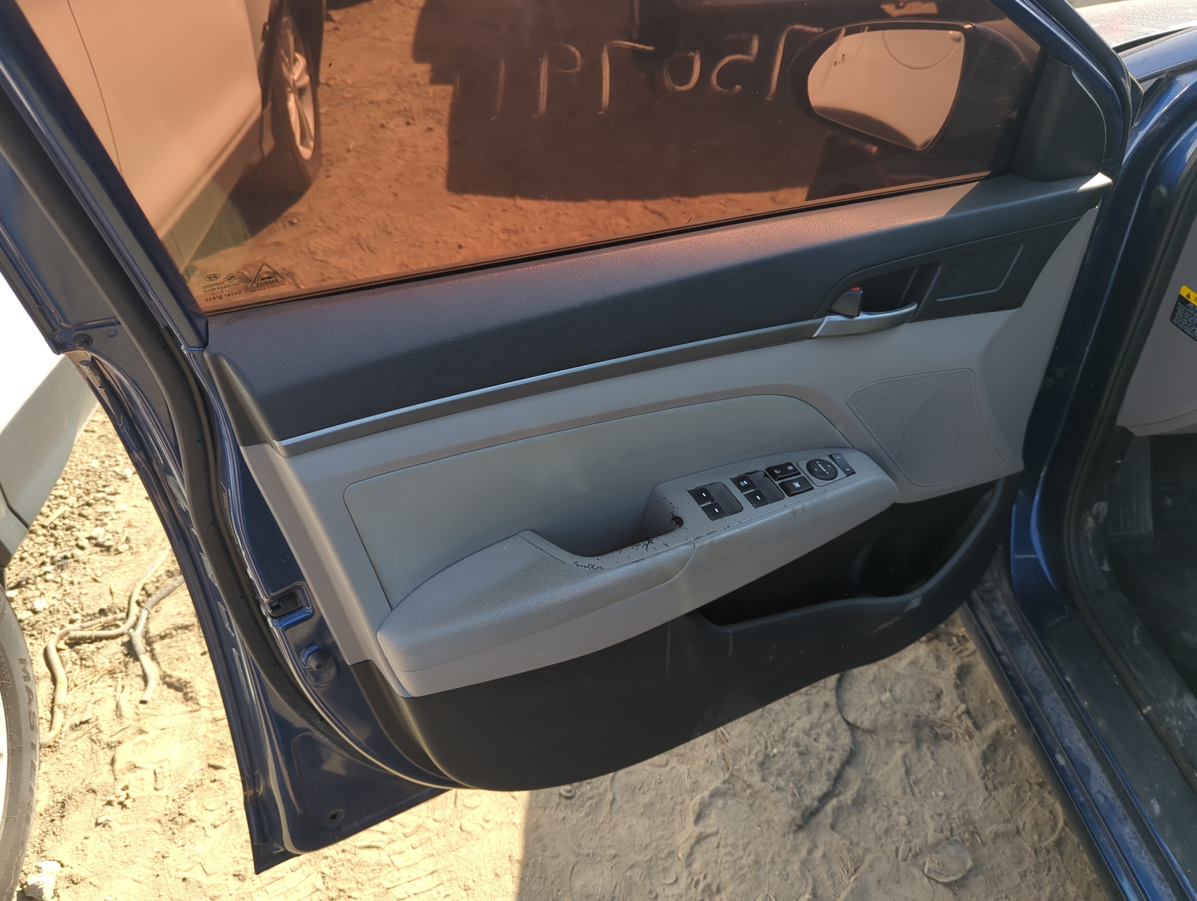 Picture of 2018 Hyundai Elantra Front Left Driver Interior Door Panel Trim 1160619