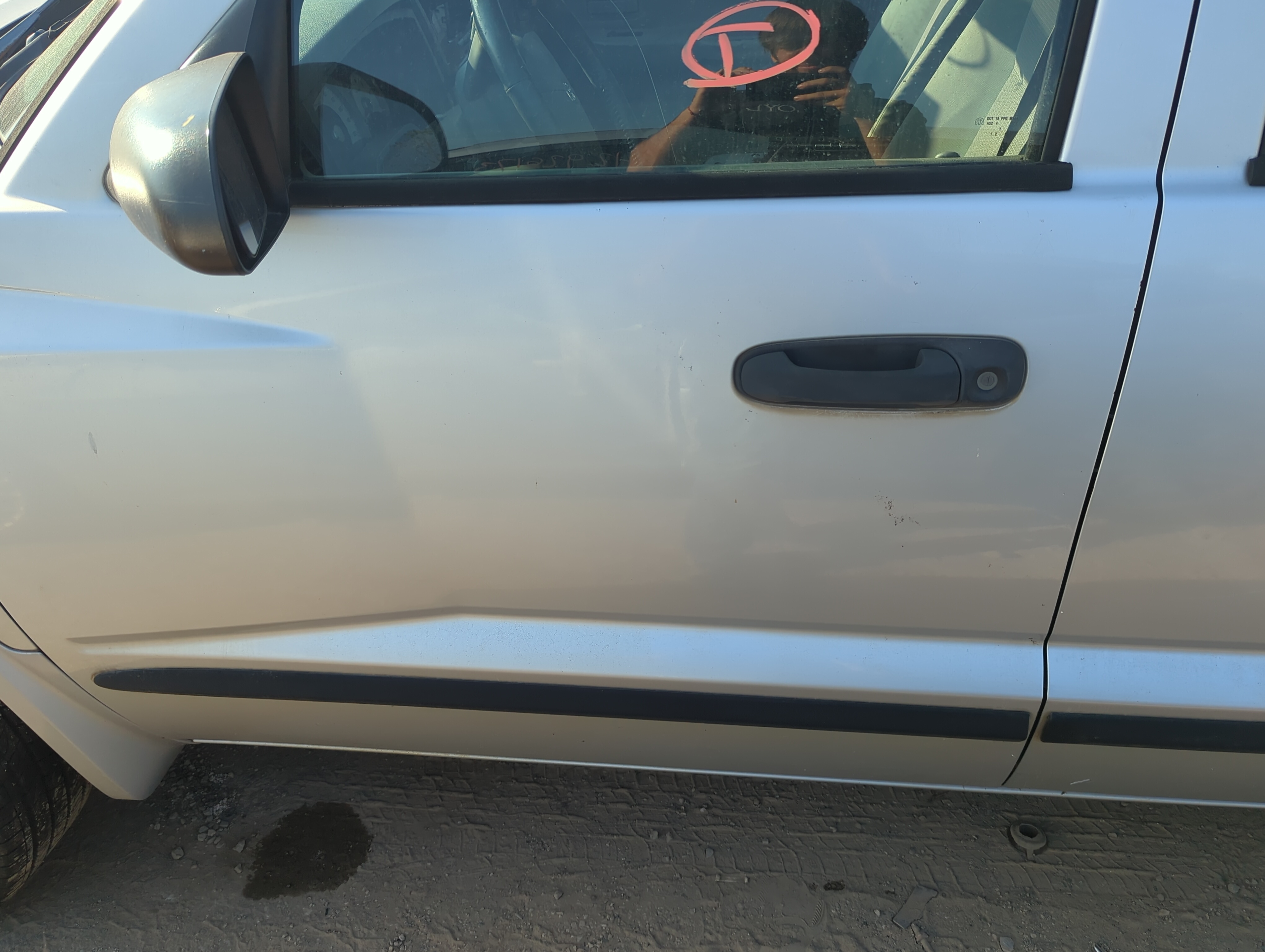 Picture of 2005-2011 Dodge Dakota Driver Front Door Oem 1160680