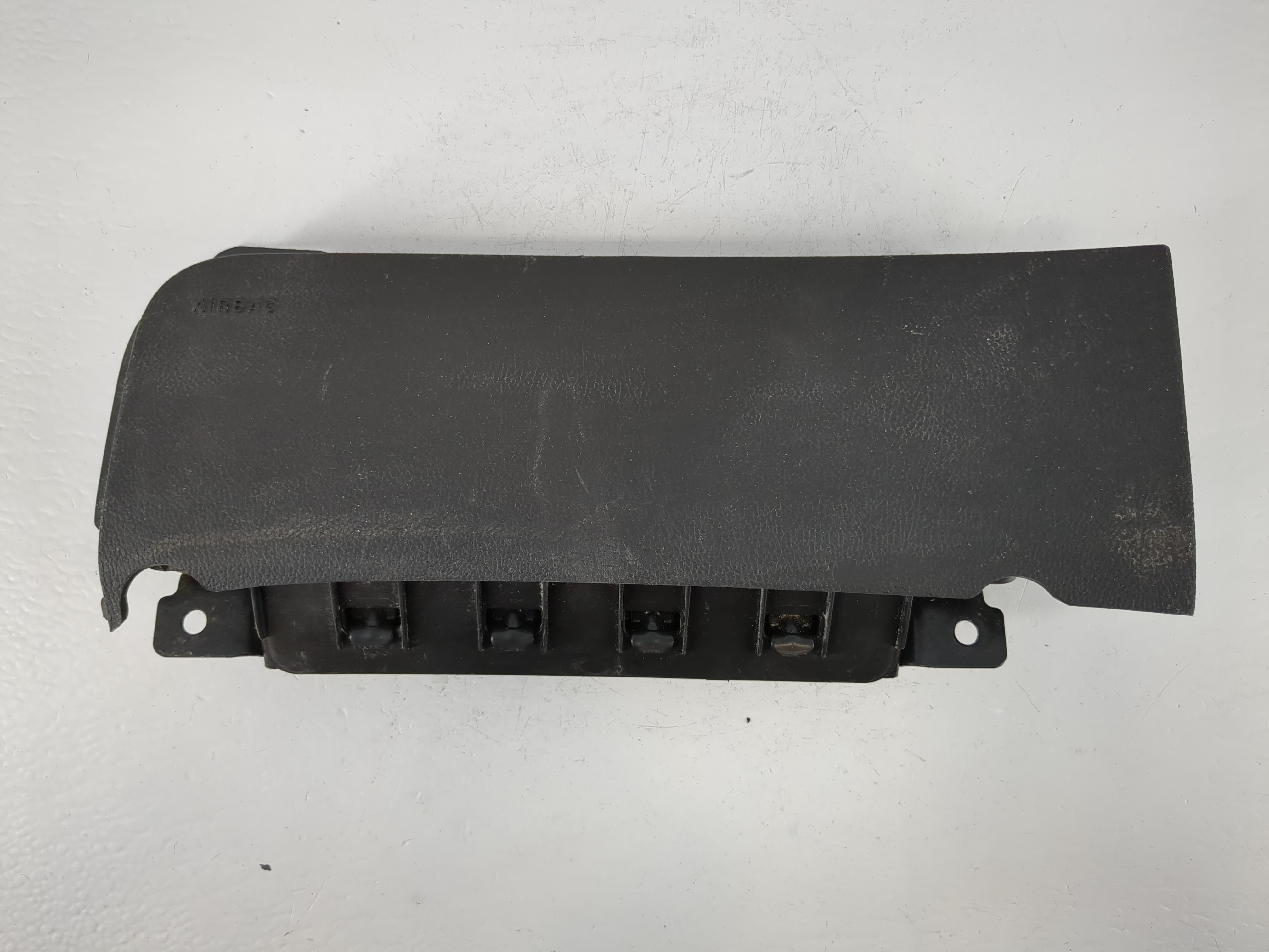 2013-2016 Chevrolet Cruze Air Bag Driver Left Knee Oem 1161008 - Oemusedautoparts1.com