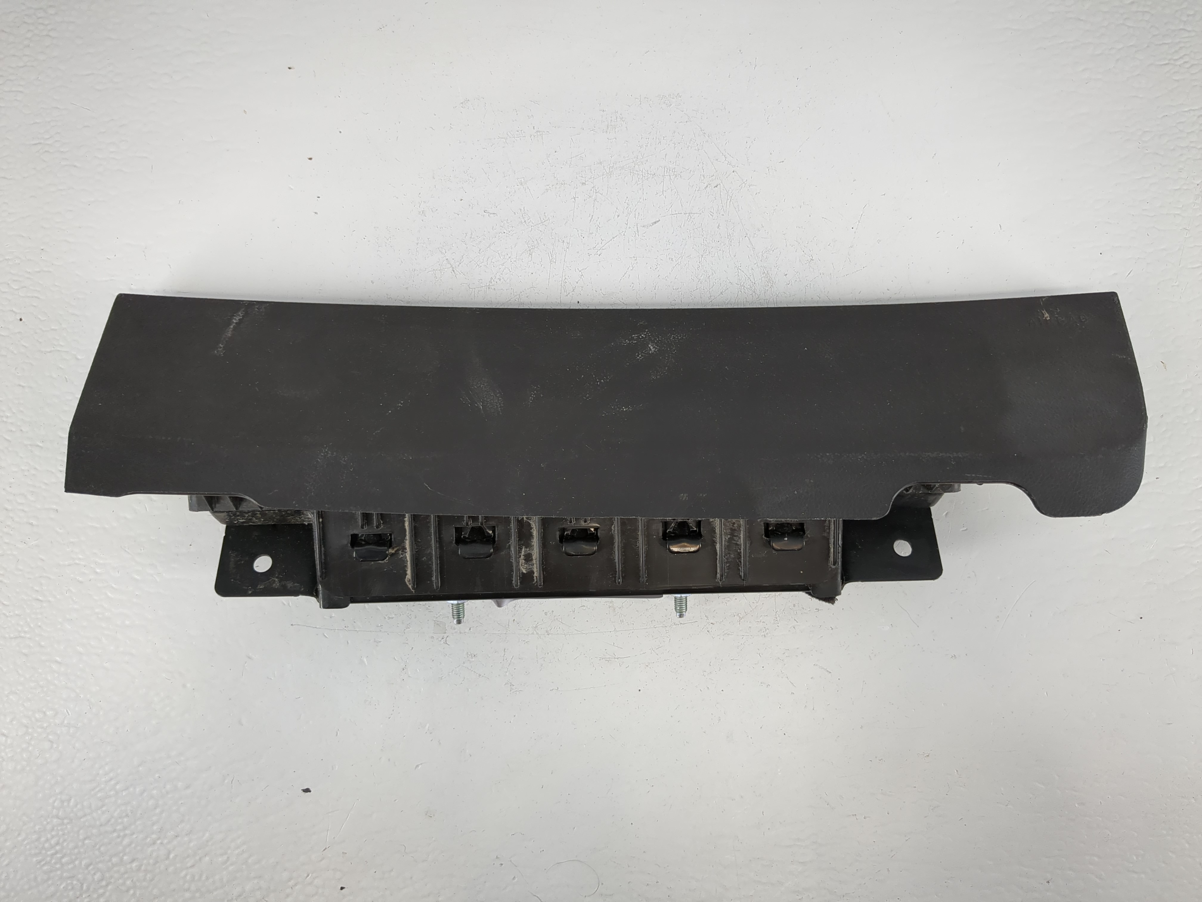 2011-2012 Chevrolet Cruze Air Bag Driver Left Knee Oem 1161018 - Oemusedautoparts1.com