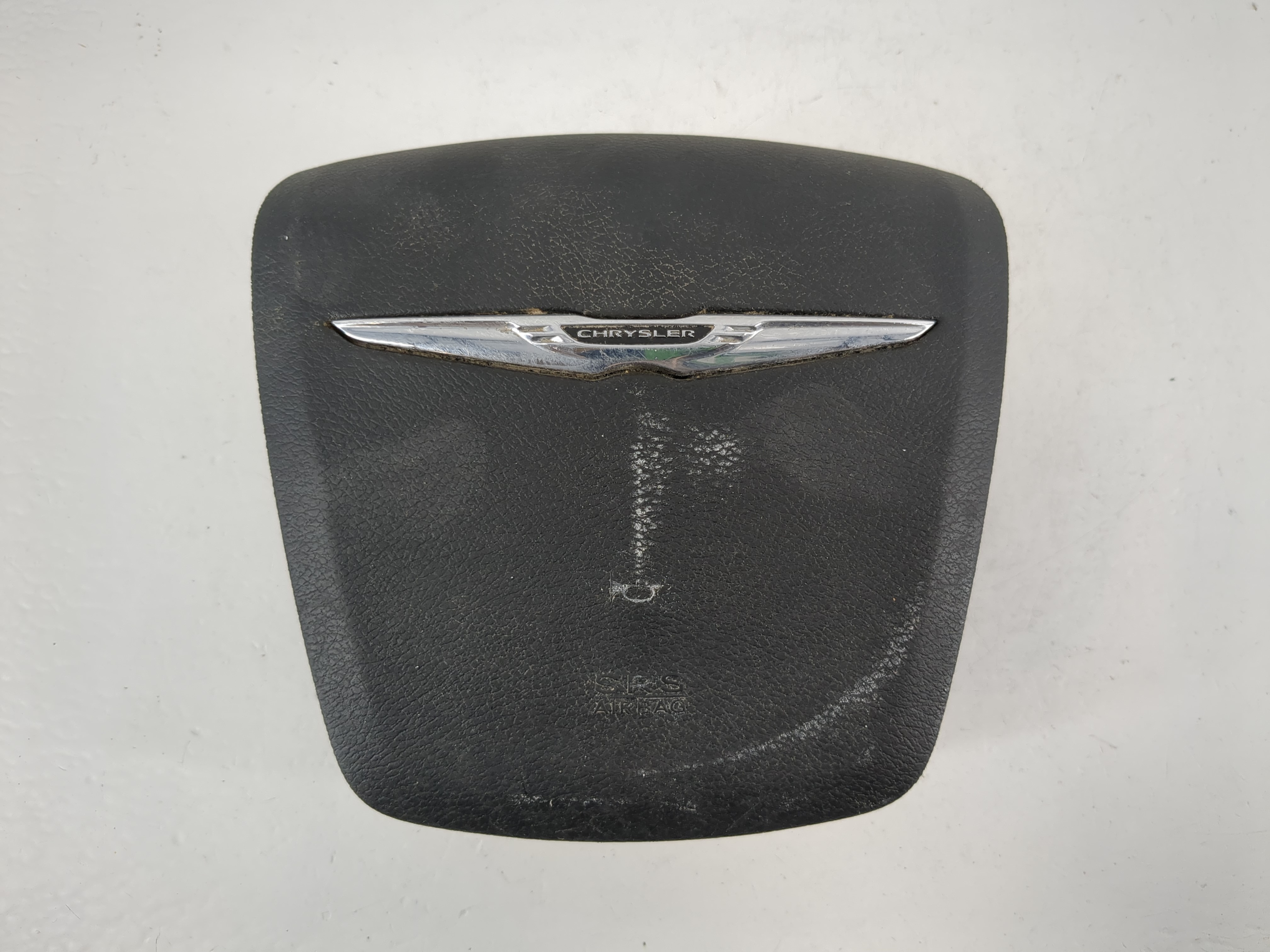 2013 Chrysler Town & Country Air Bag Driver Left Steering Wheel Mounted 1161048 - Oemusedautoparts1.com