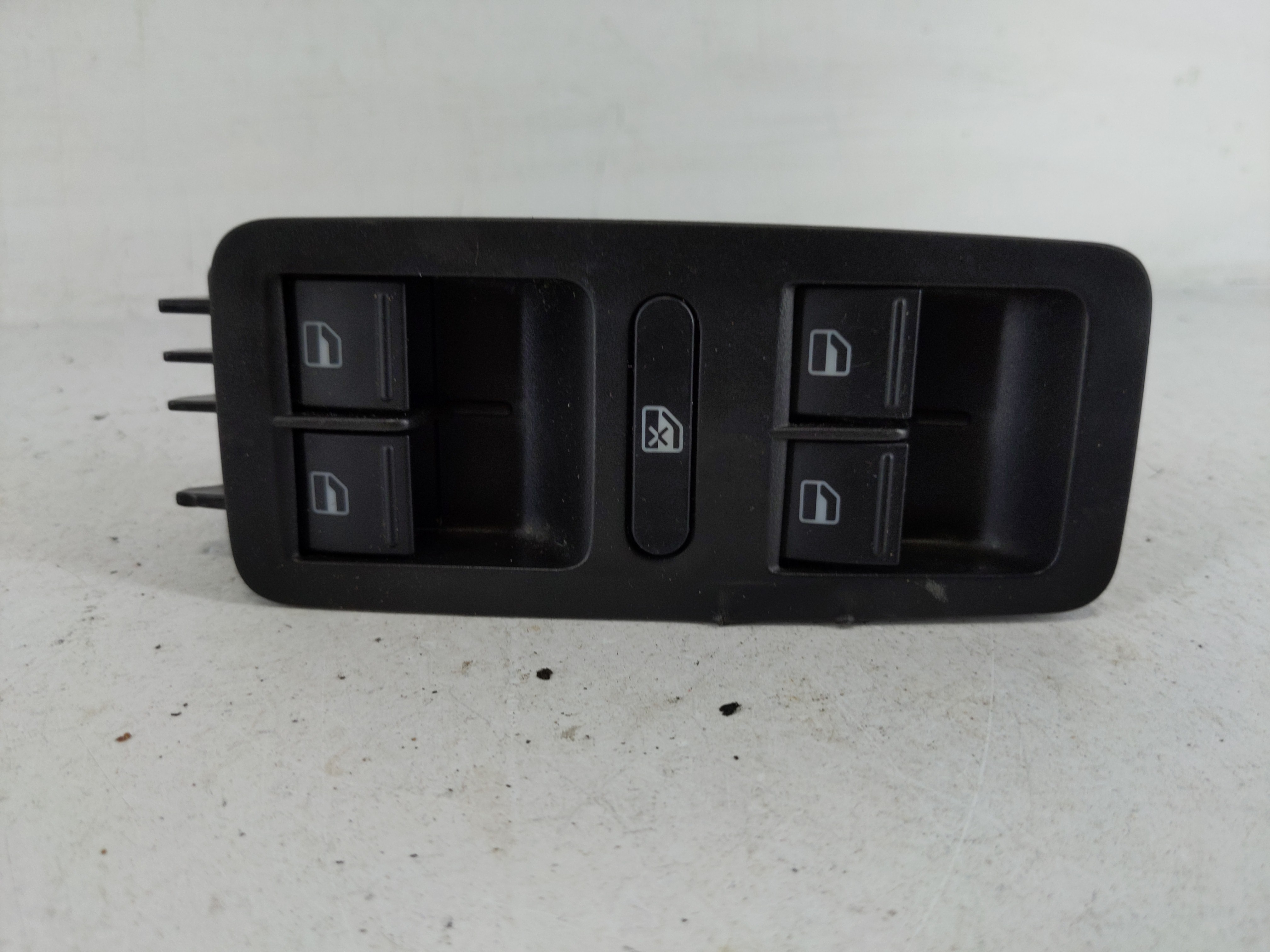 2016-2020 Volkswagen Passat Driver Left Door Master Power Window Switch 1161055 - Oemusedautoparts1.com