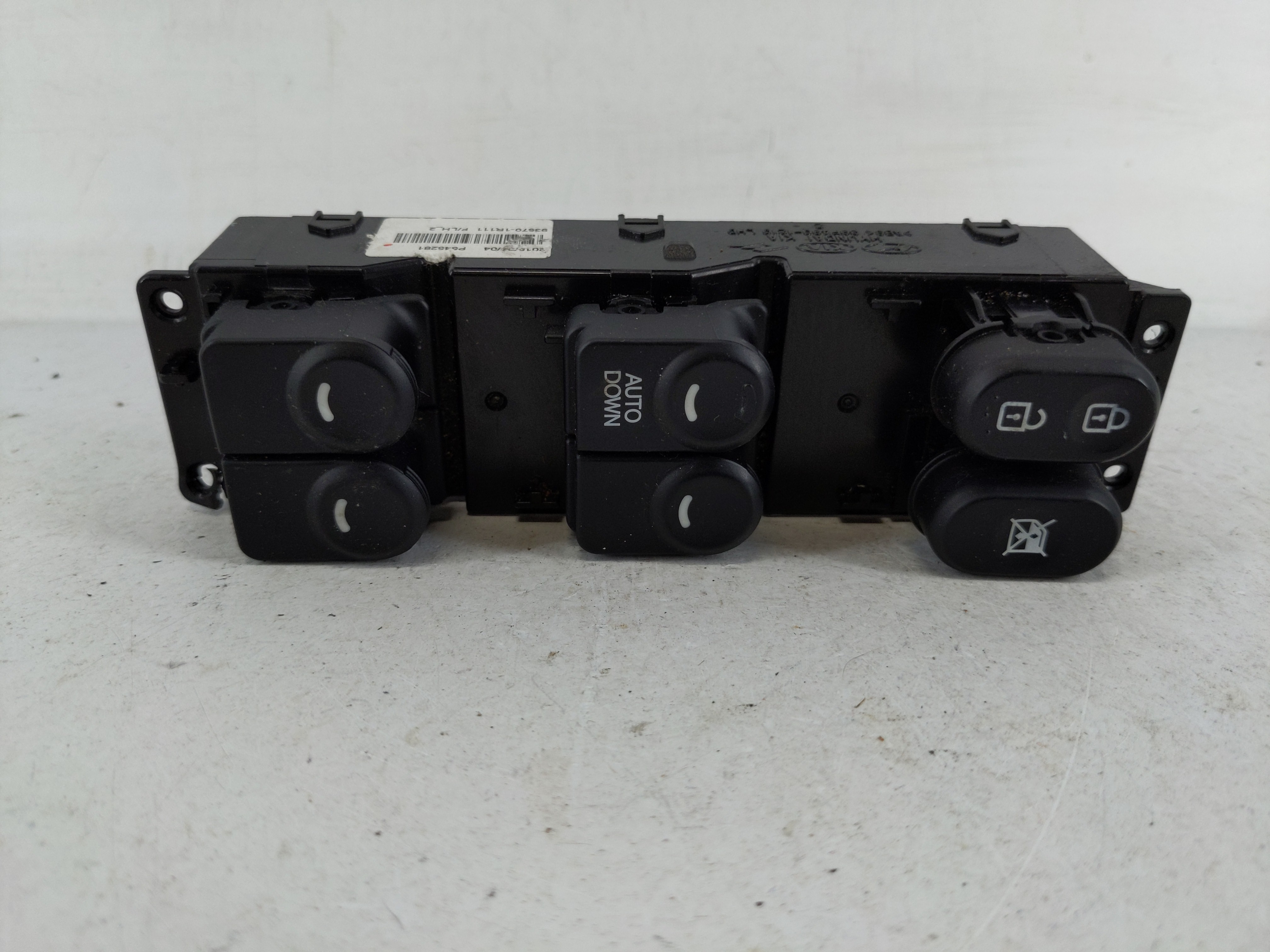 2012-2017 Hyundai Accent Driver Left Door Master Power Window Switch 1161064 - Oemusedautoparts1.com