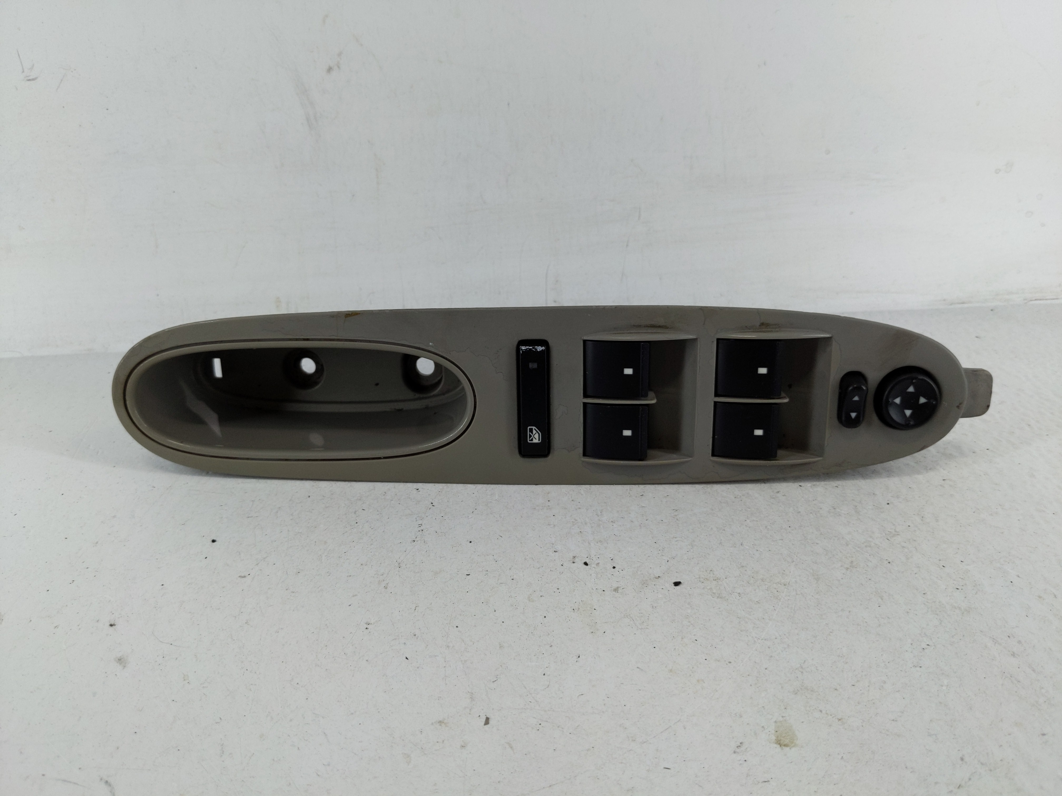 2009-2011 Chevrolet Hhr Driver Left Door Master Power Window Switch 1161067 - Oemusedautoparts1.com