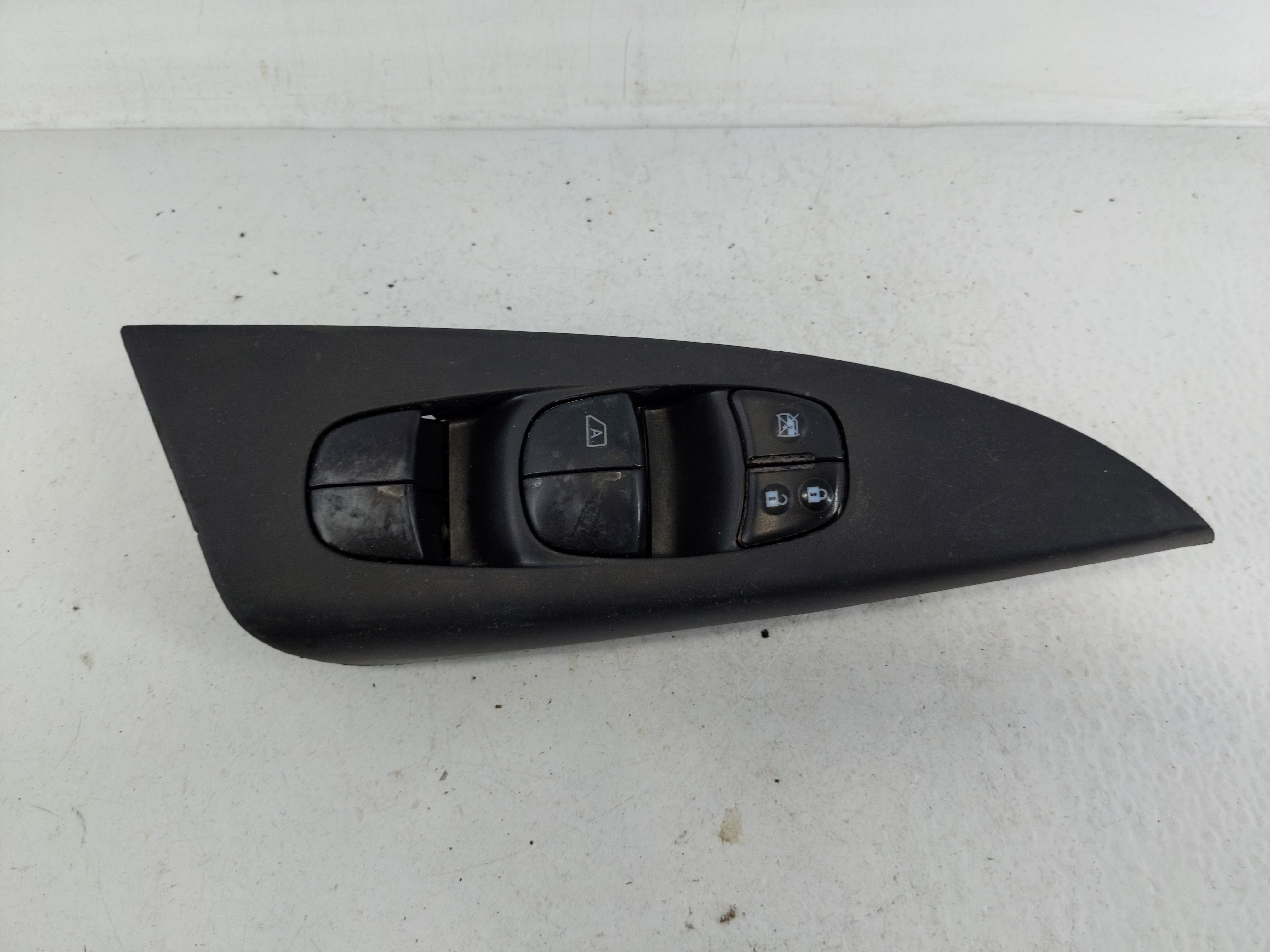 2013-2019 Nissan Sentra Driver Left Door Master Power Window Switch 1161072 - Oemusedautoparts1.com