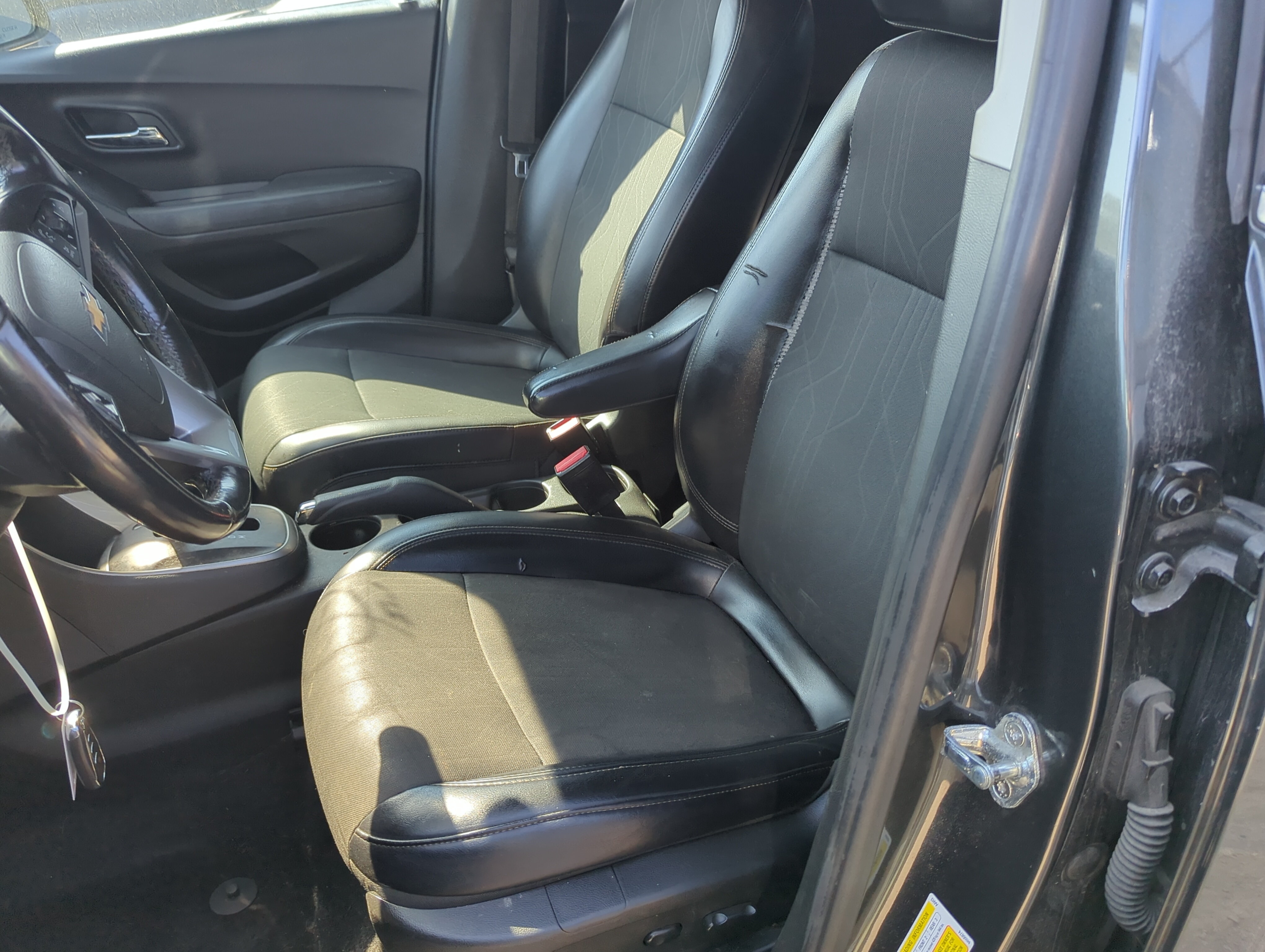 Picture of 2015-2021 Chevrolet Trax Driver Front Seat Oem 1161630