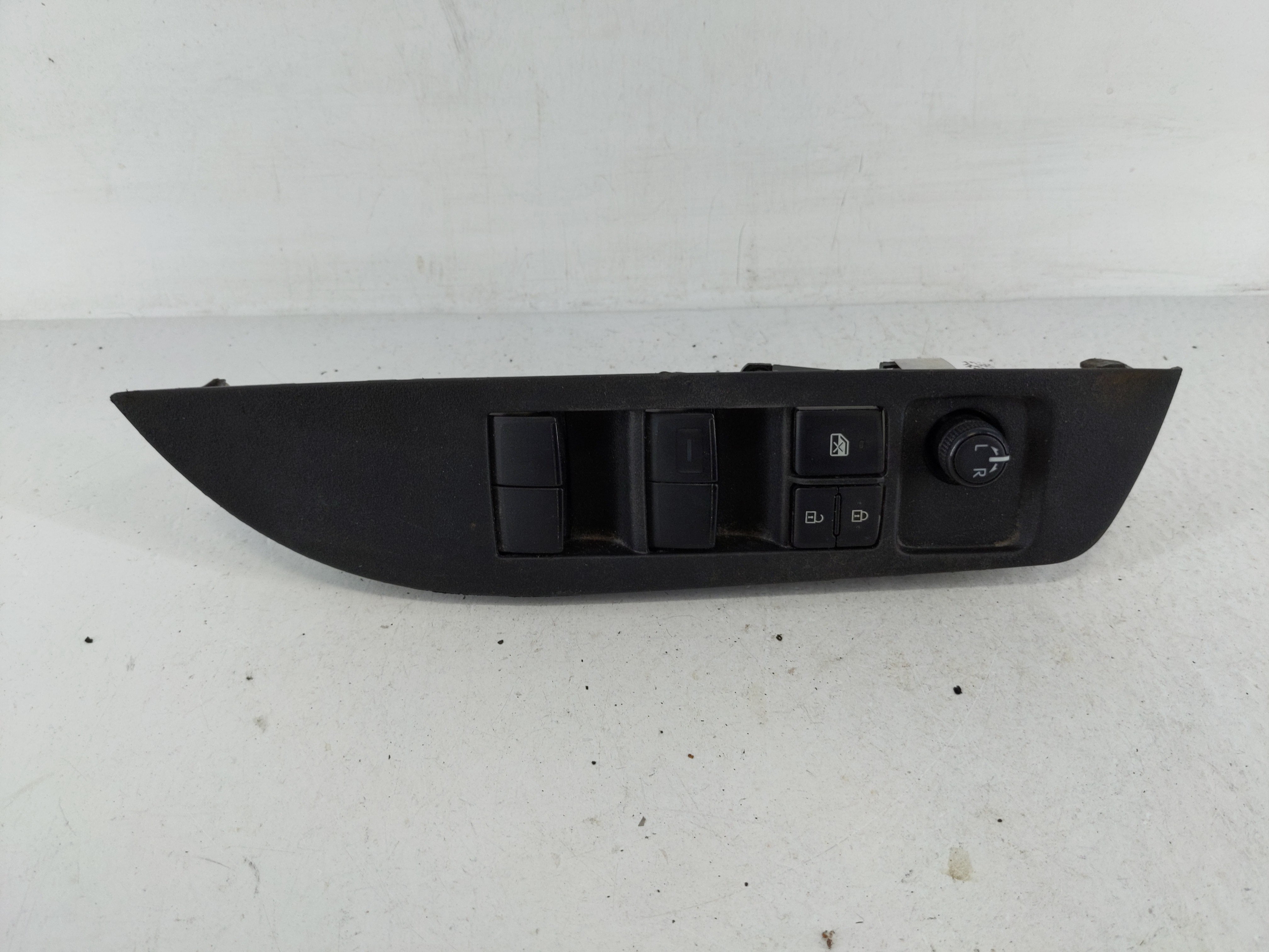 Toyota Corolla Driver Left Door Master Power Window Switch 1161802 - Oemusedautoparts1.com
