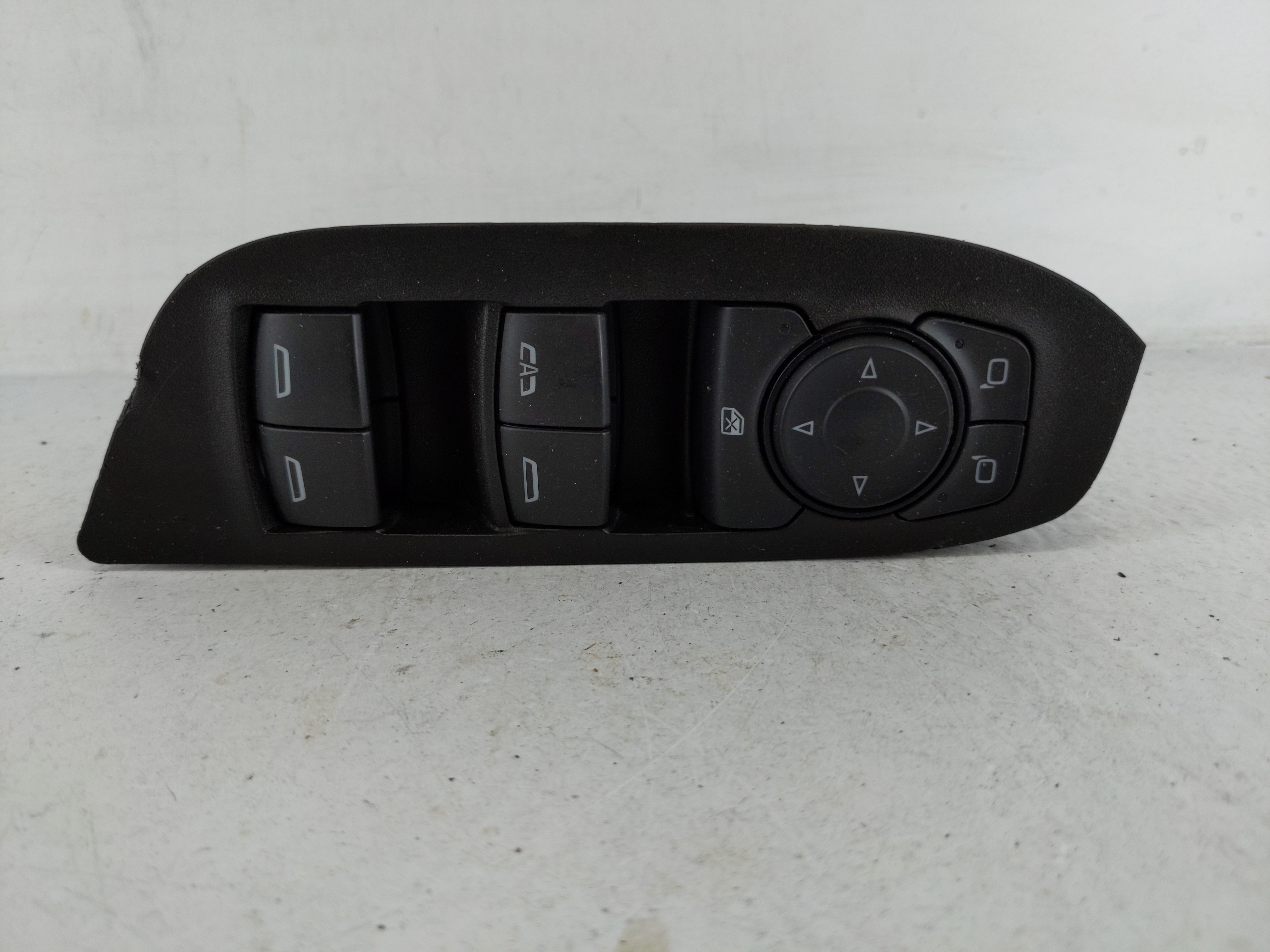2018-2022 Chevrolet Equinox Driver Left Door Master Power Window Switch 1161818 - Oemusedautoparts1.com