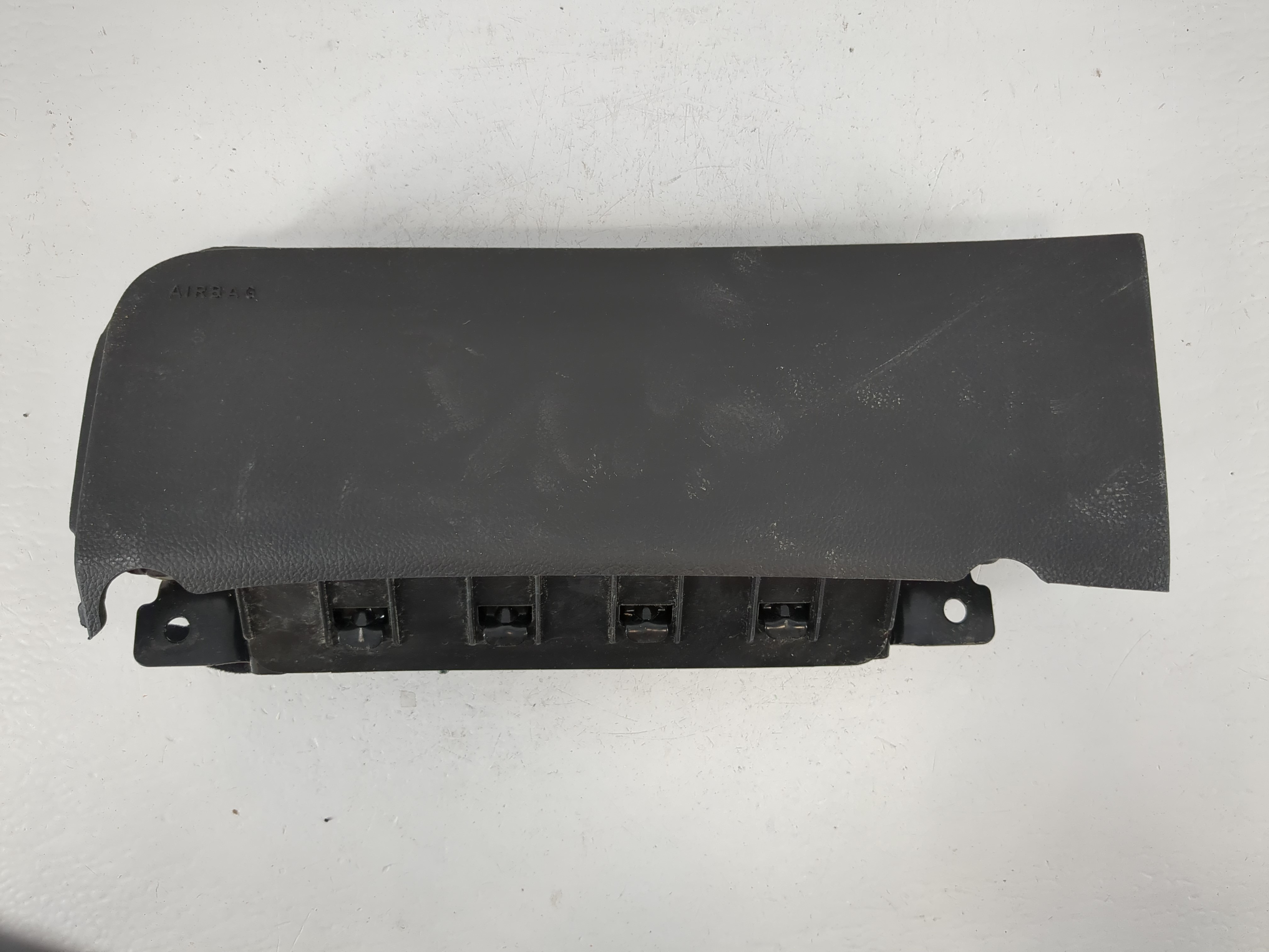 Picture of 2011-2012 Chevrolet Cruze Air Bag Driver Left Knee Oem 1161837