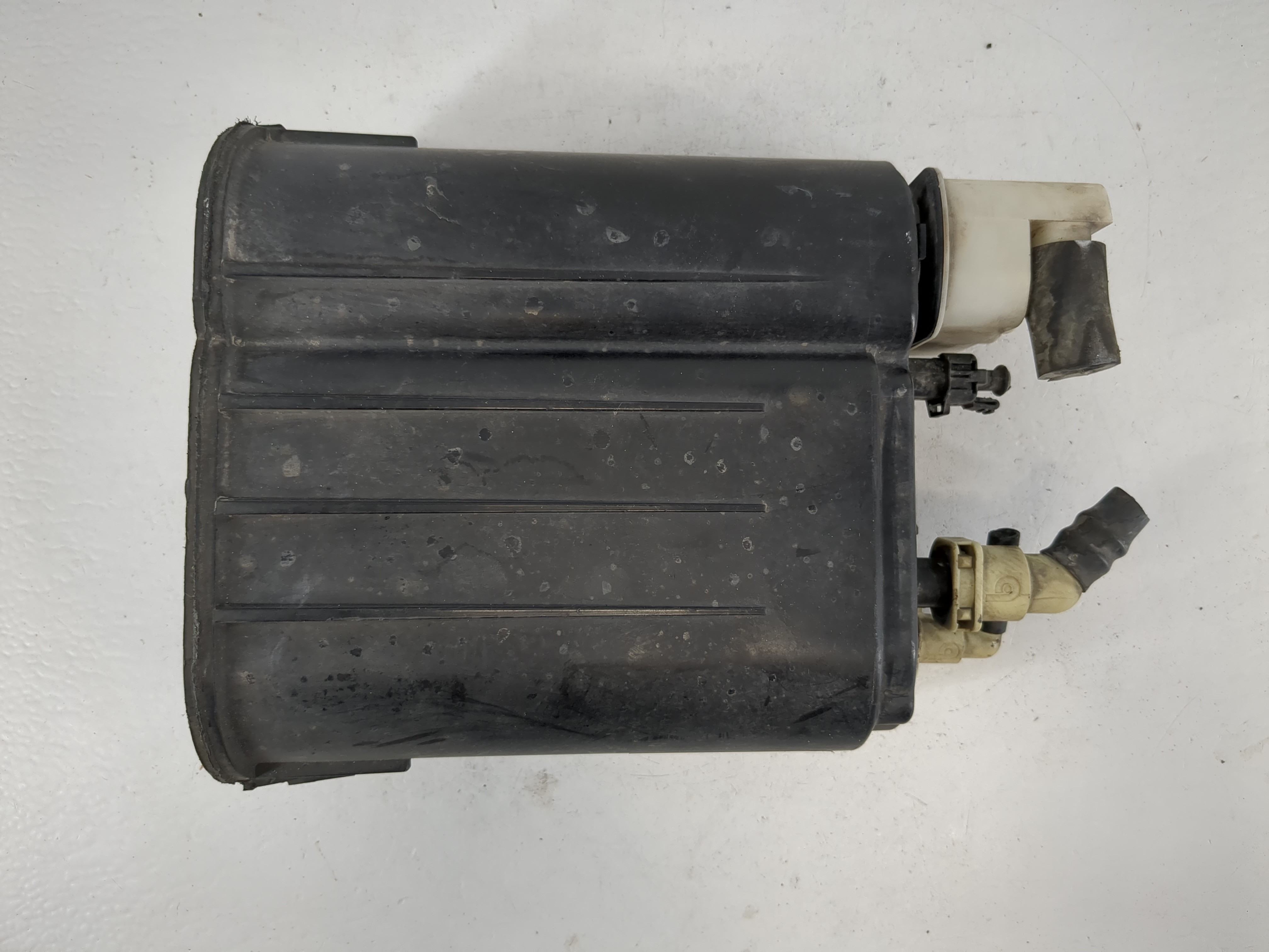 2013 Chrysler 200 Fuel Vapor Charcoal Canister 1161848 - Oemusedautoparts1.com