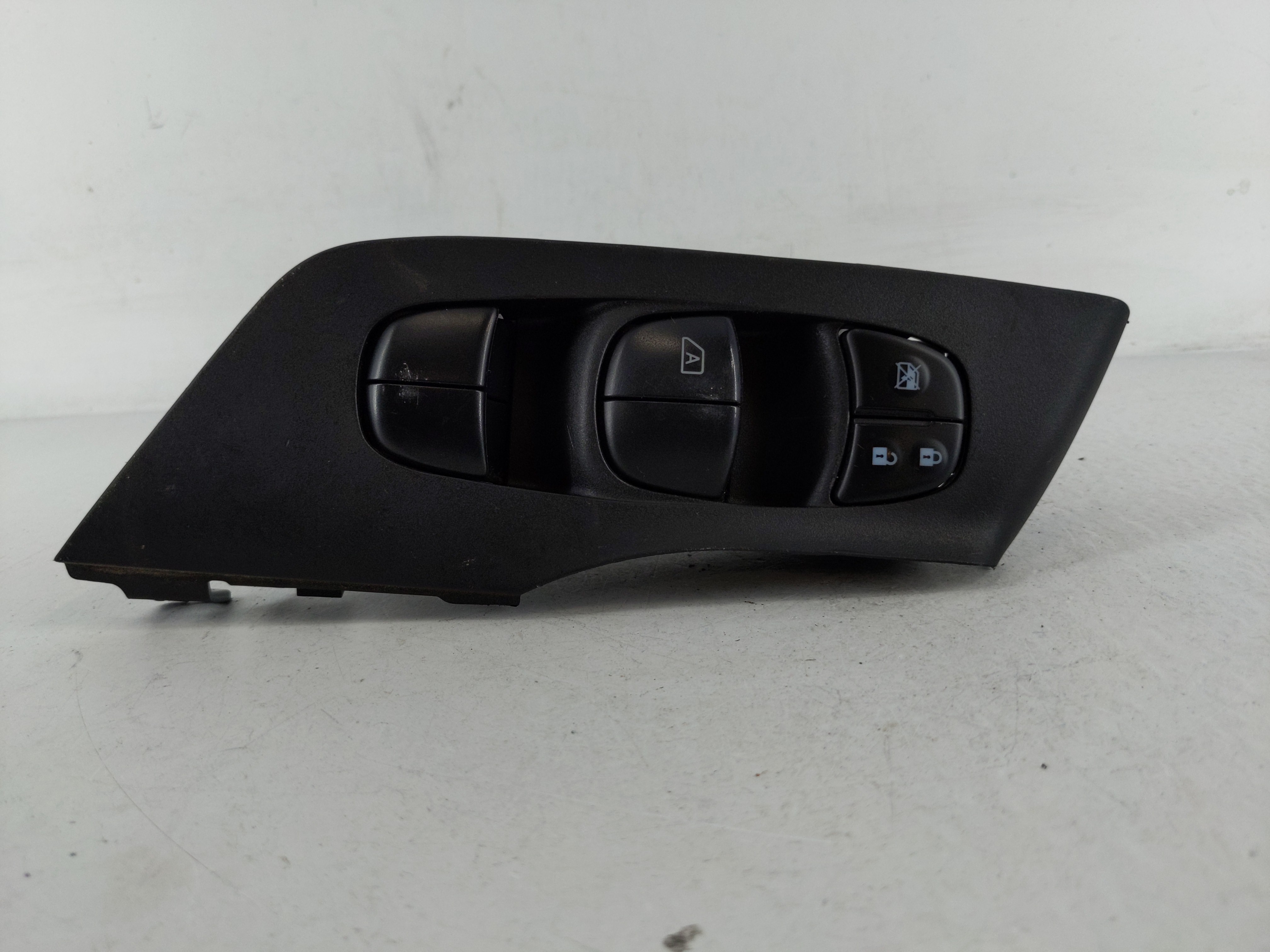 2013-2018 Nissan Altima Driver Left Door Master Power Window Switch 1161908 - Oemusedautoparts1.com