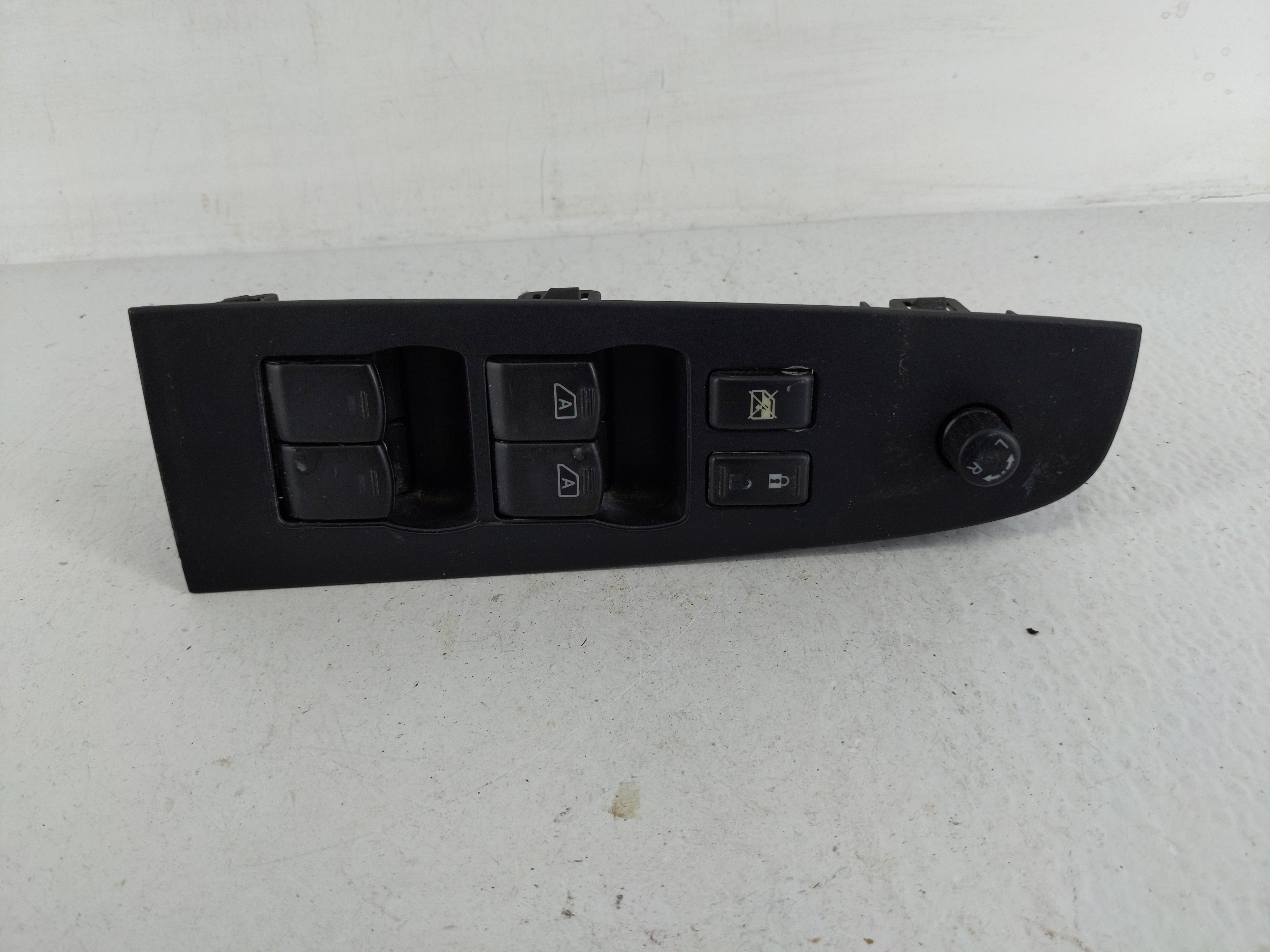 2007-2012 Nissan Altima Driver Left Door Master Power Window Switch 1161939 - Oemusedautoparts1.com