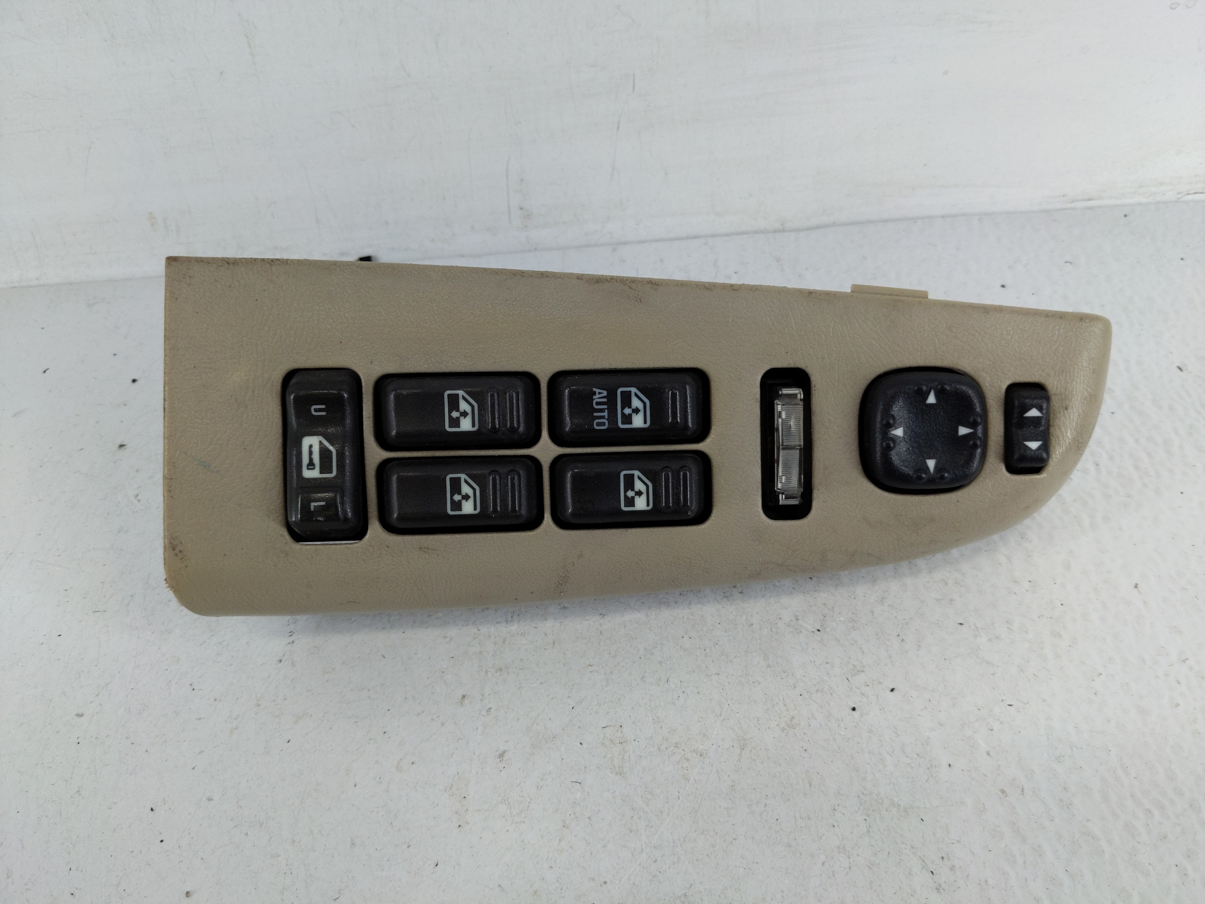 2000-2002 Gmc Yukon Xl 1500 Driver Left Door Master Power Window Switch 1161943 - Oemusedautoparts1.com