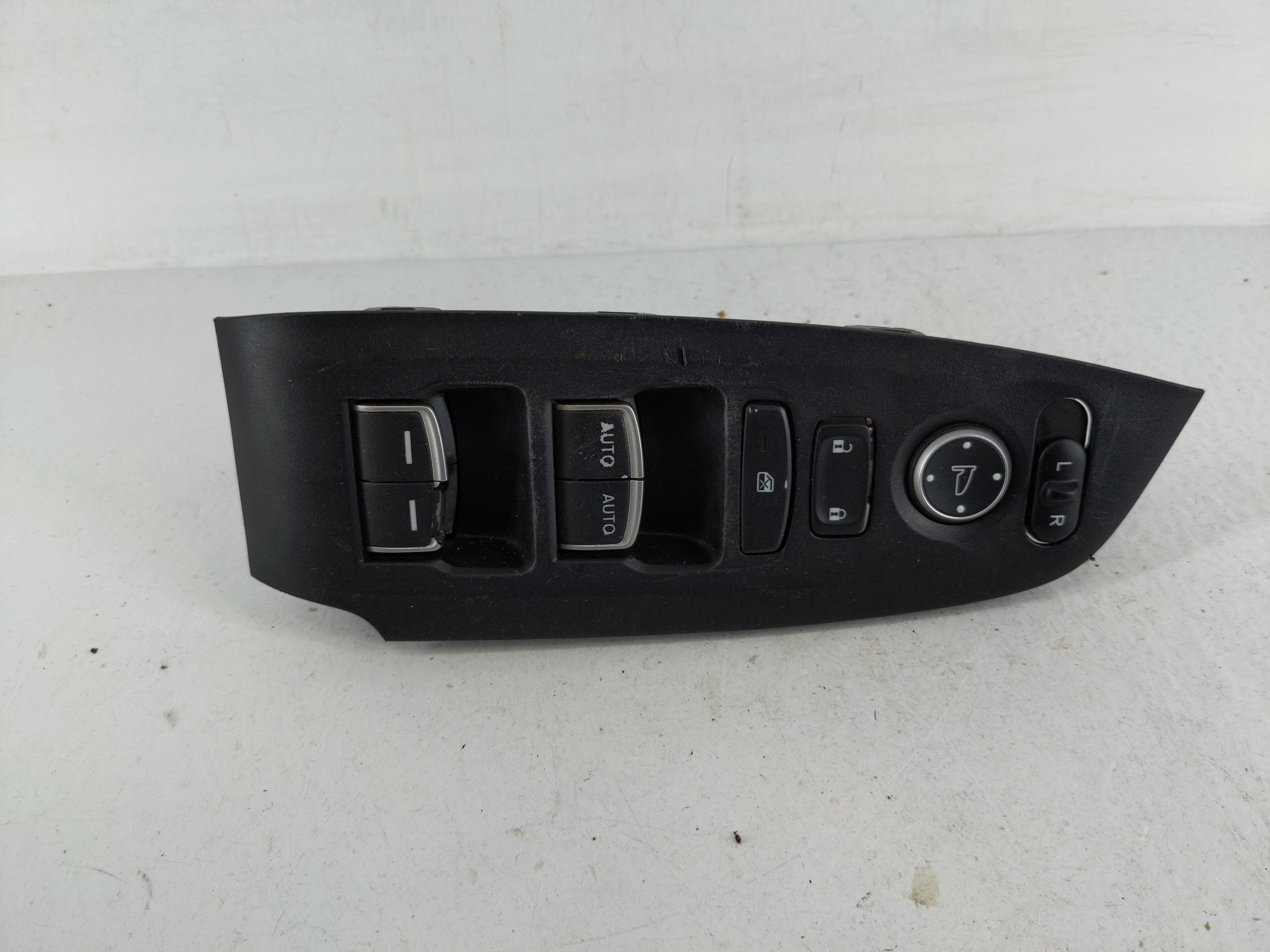 2018-2022 Honda Accord Driver Left Door Master Power Window Switch 1161948 - Oemusedautoparts1.com