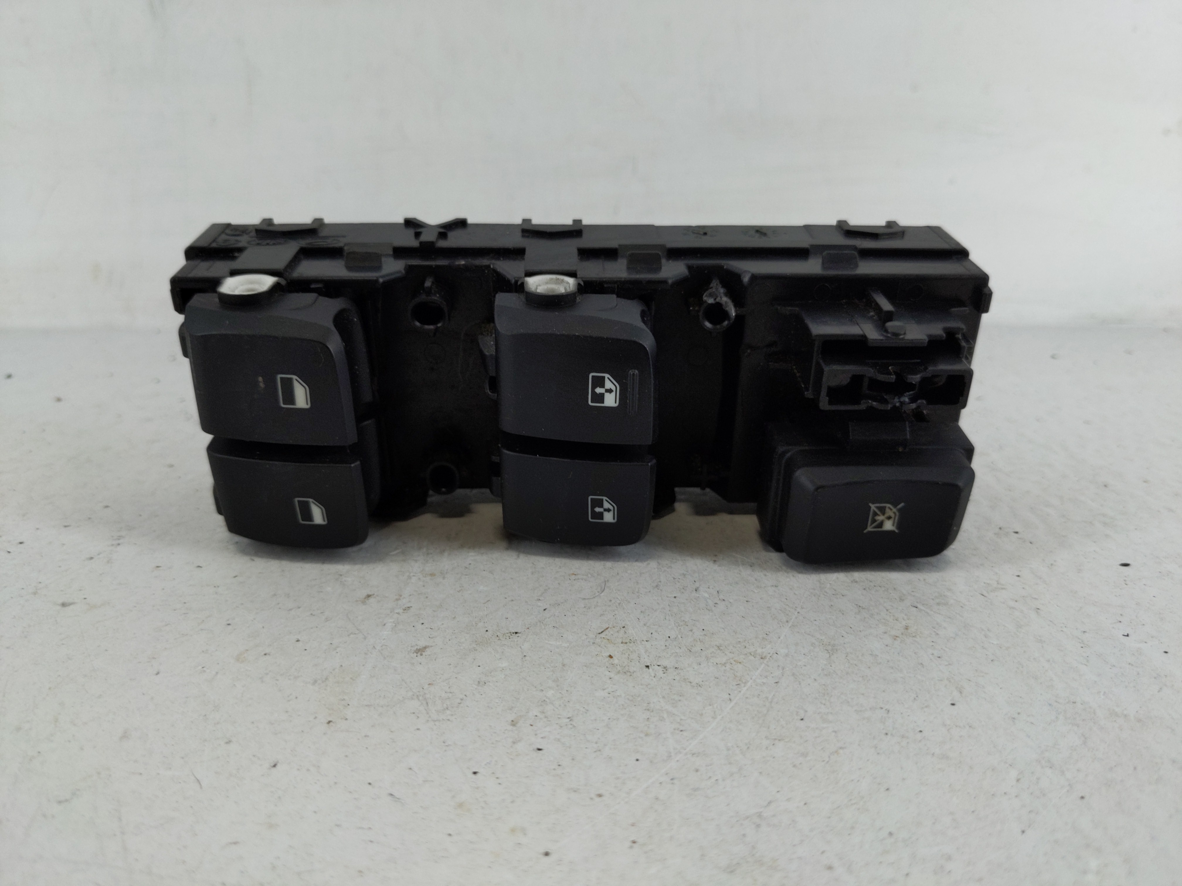 2018-2022 Hyundai Kona Driver Left Door Master Power Window Switch 1161950 - Oemusedautoparts1.com
