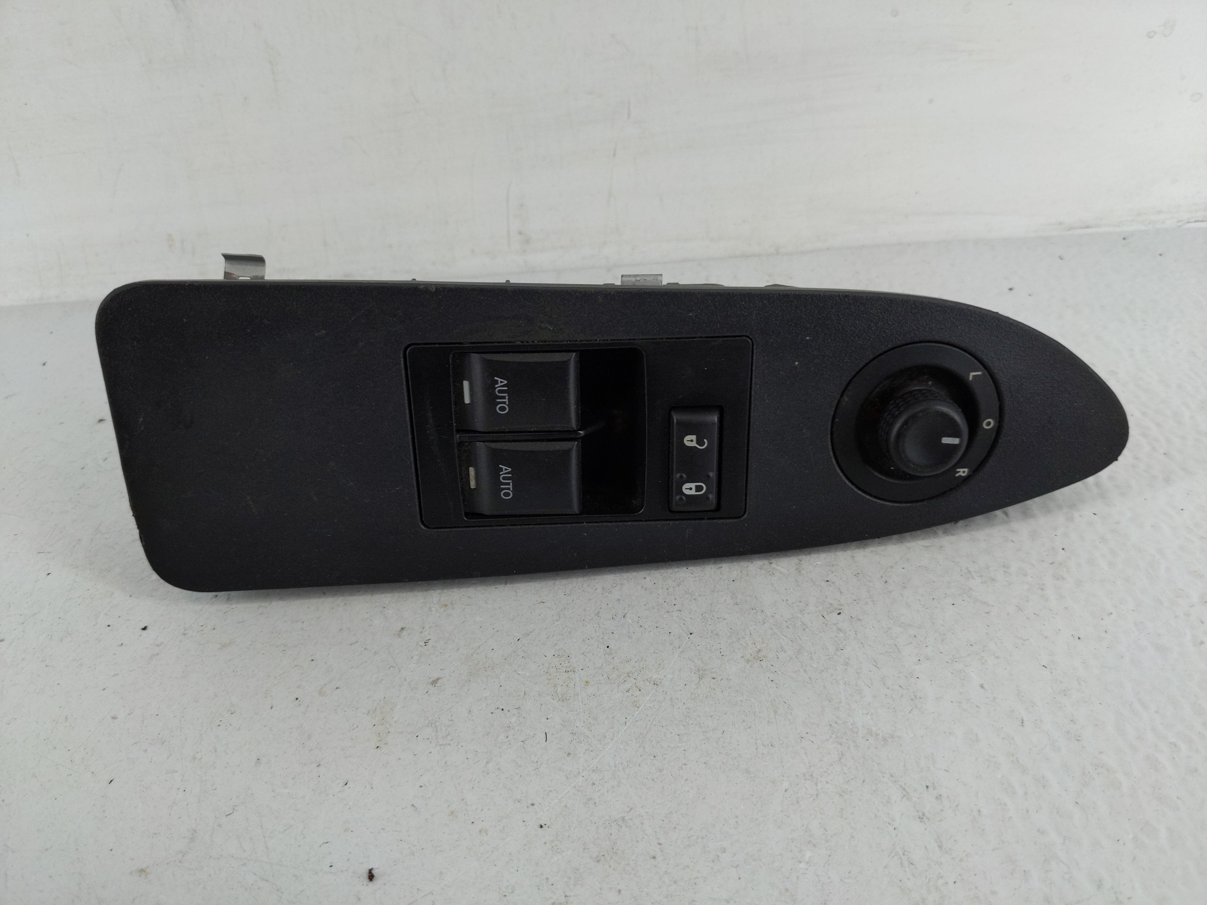 2012-2014 Dodge Challenger Driver Left Door Master Power Window Switch 1161958 - Oemusedautoparts1.com