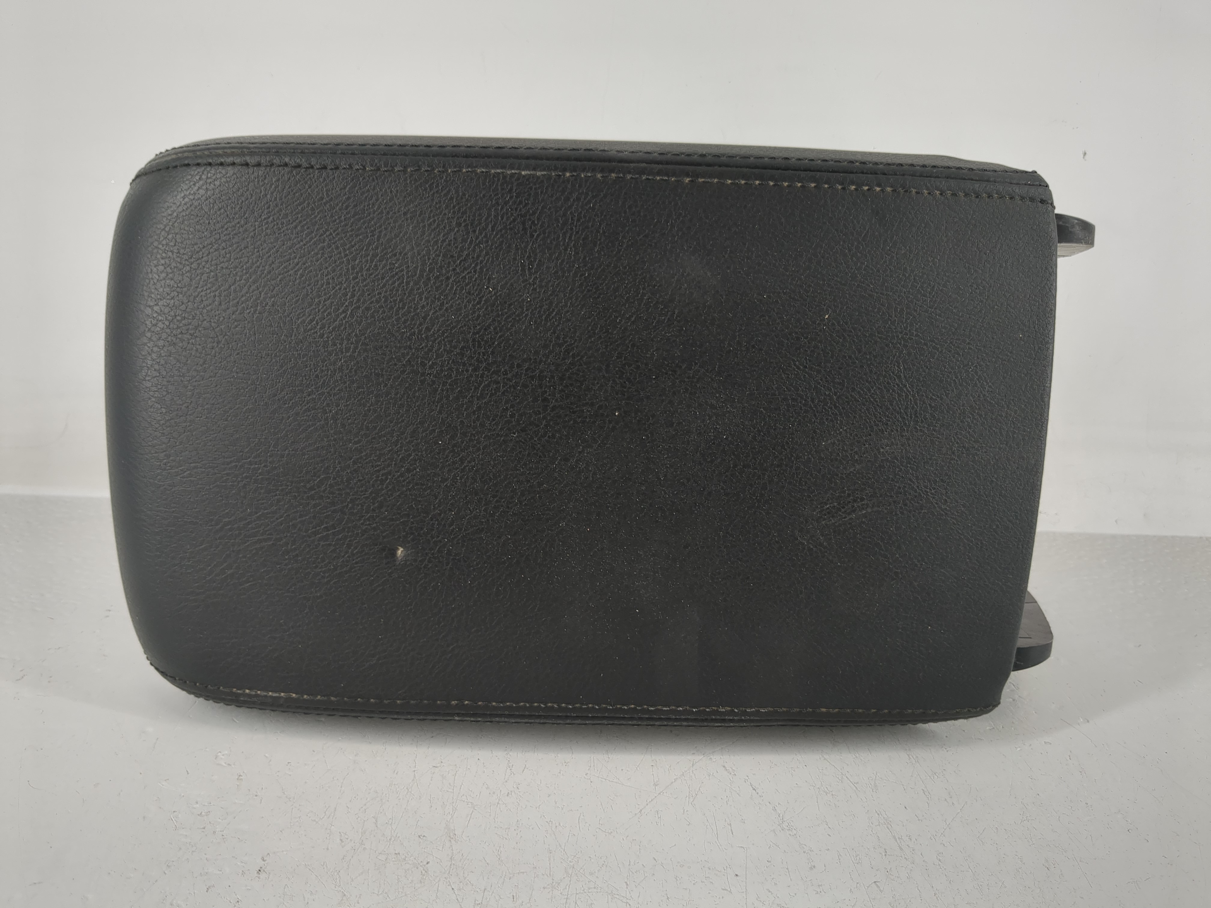 2012-2015 Volkswagen Passat Center Console Armrest Cover Lid Black 1162007 - Oemusedautoparts1.com