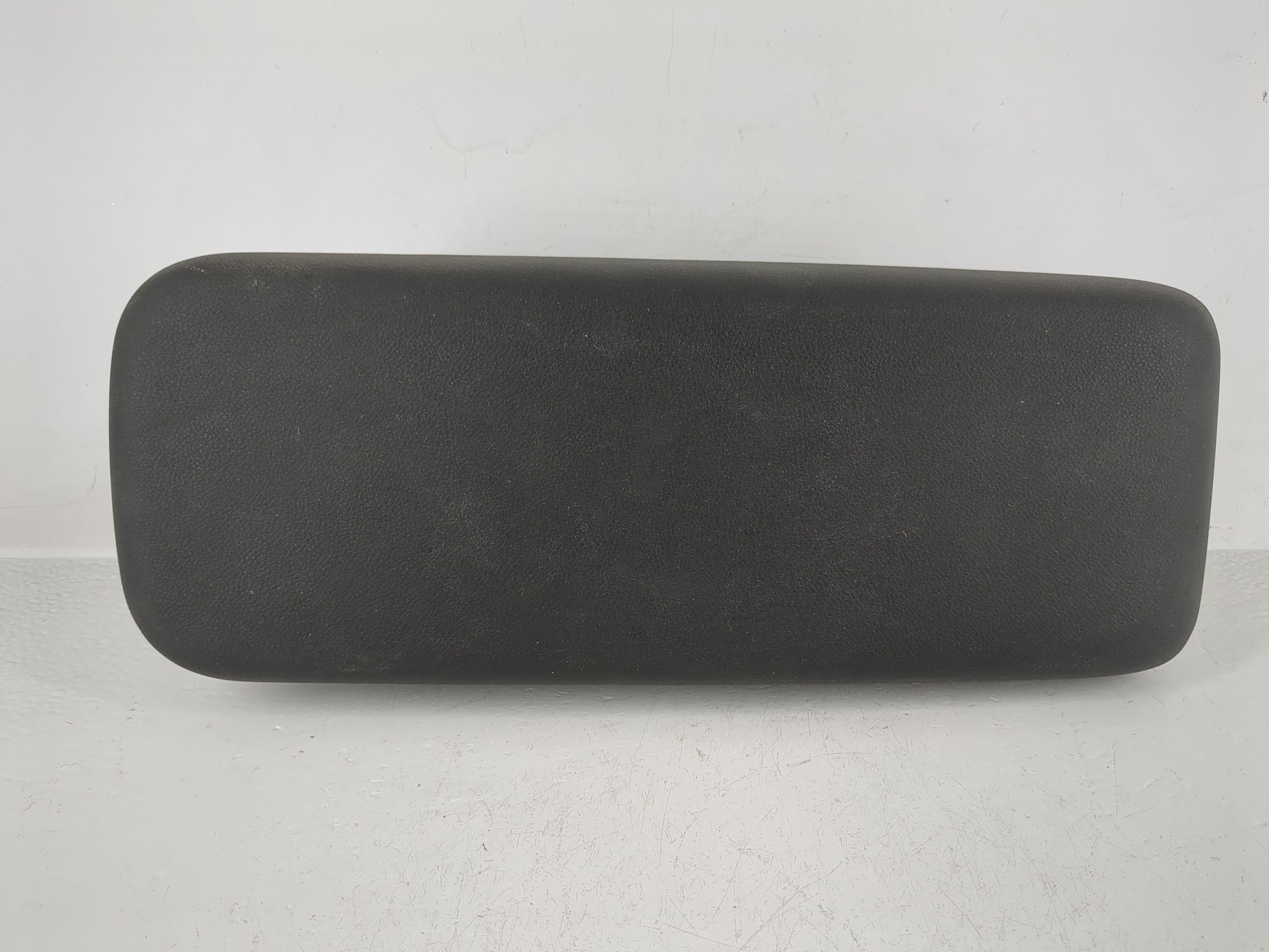2021-2022 Chevrolet Trailblazer Center Console Armrest Cover Lid Black 1162009 - Oemusedautoparts1.com