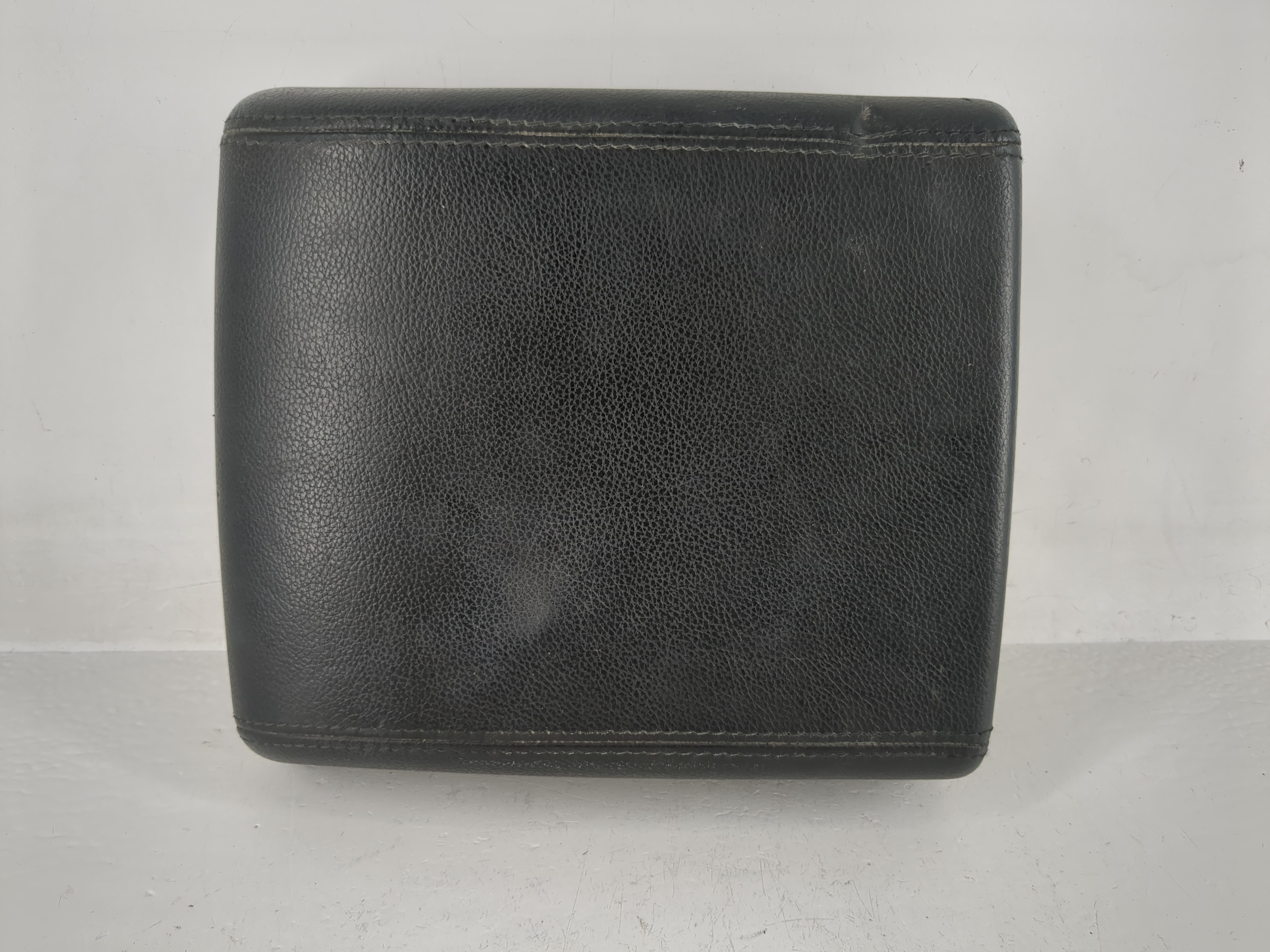 2015-2019 Land Rover Discovery Sport Center Console Armrest Cover Lid 1162014 - Oemusedautoparts1.com