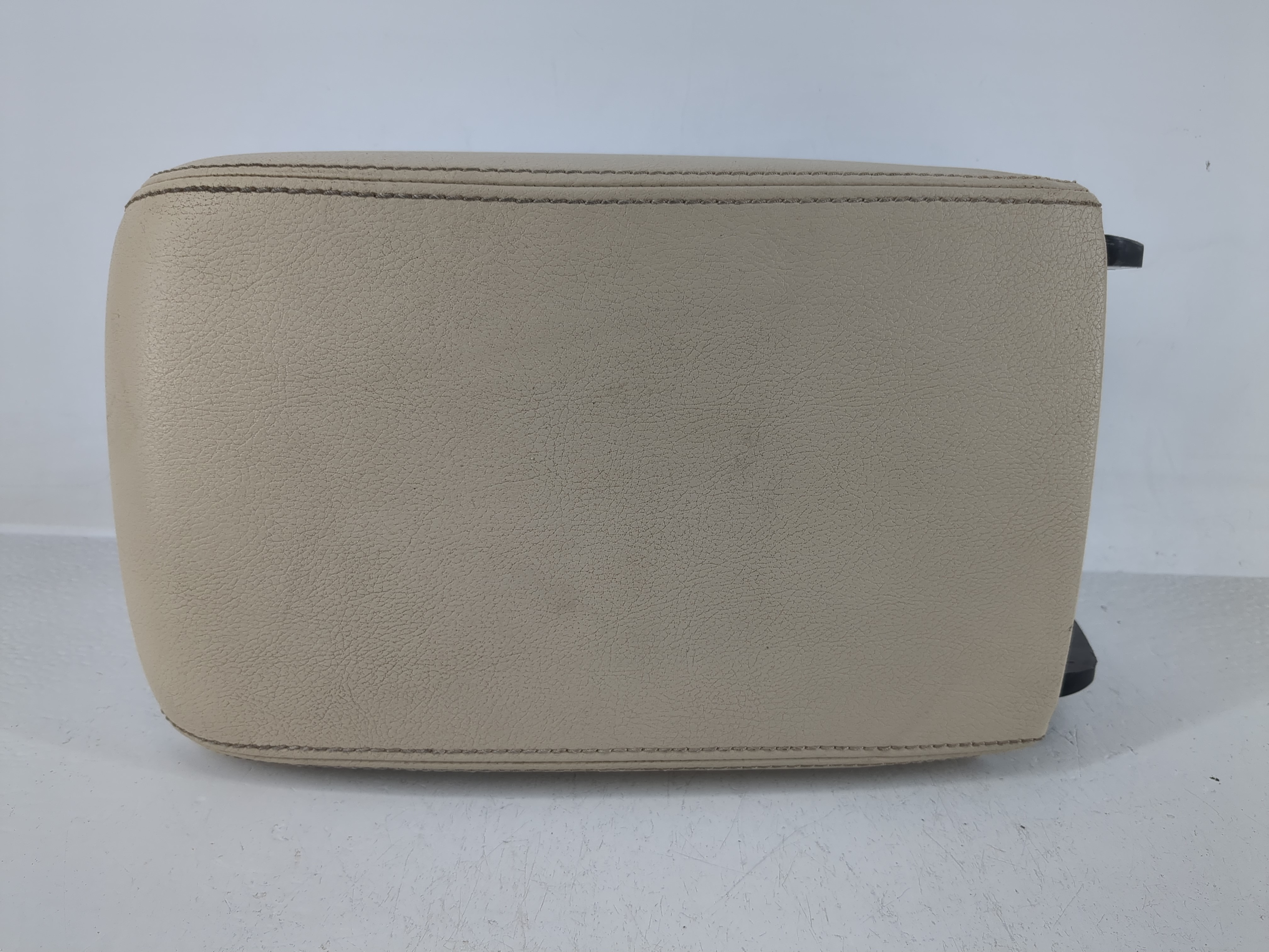 2012-2015 Volkswagen Passat Center Console Armrest Cover Lid Tan 1162018 - Oemusedautoparts1.com