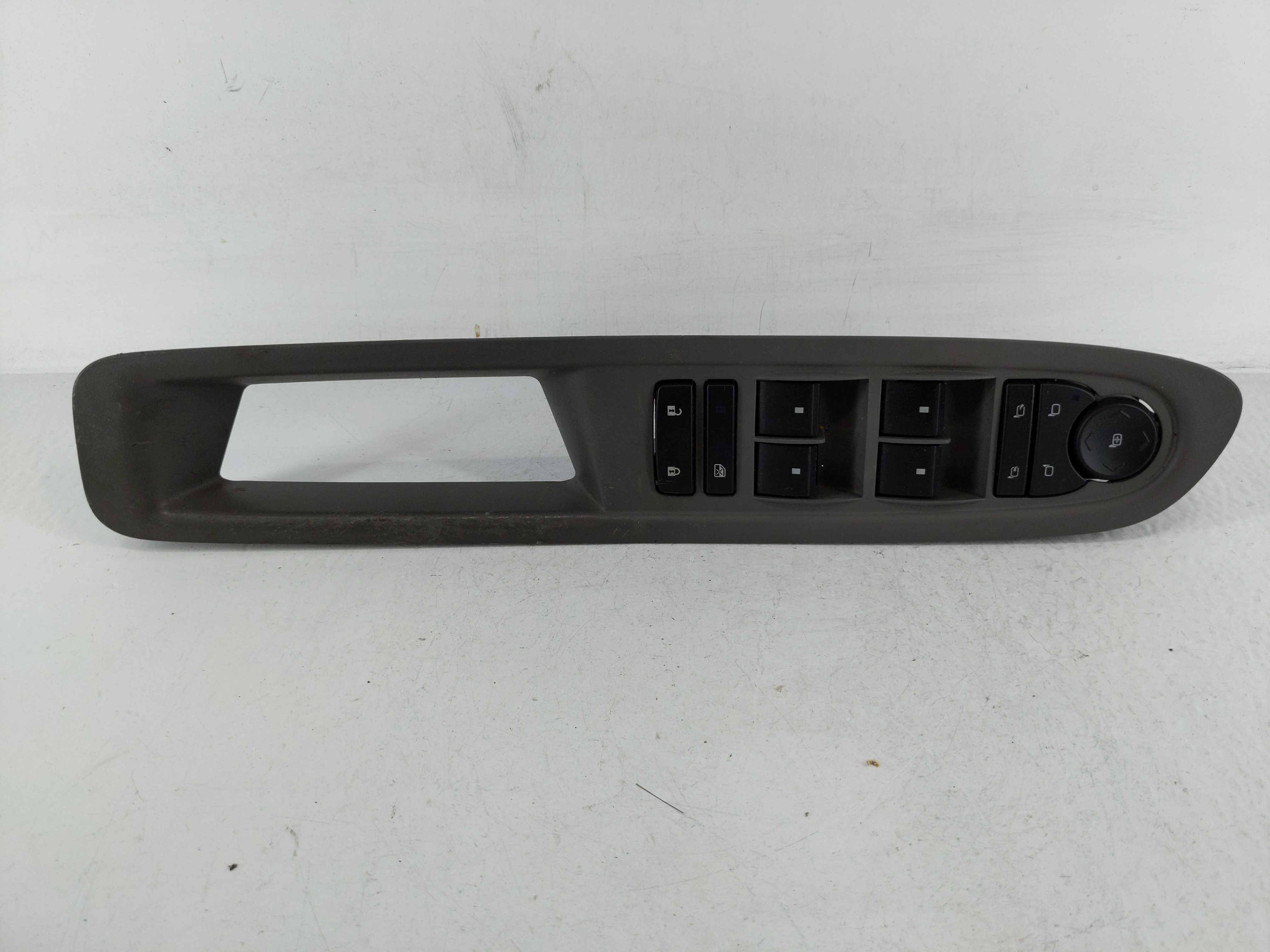 2009-2017 Chevrolet Traverse Driver Left Door Master Power Window Switch 1162039 - Oemusedautoparts1.com