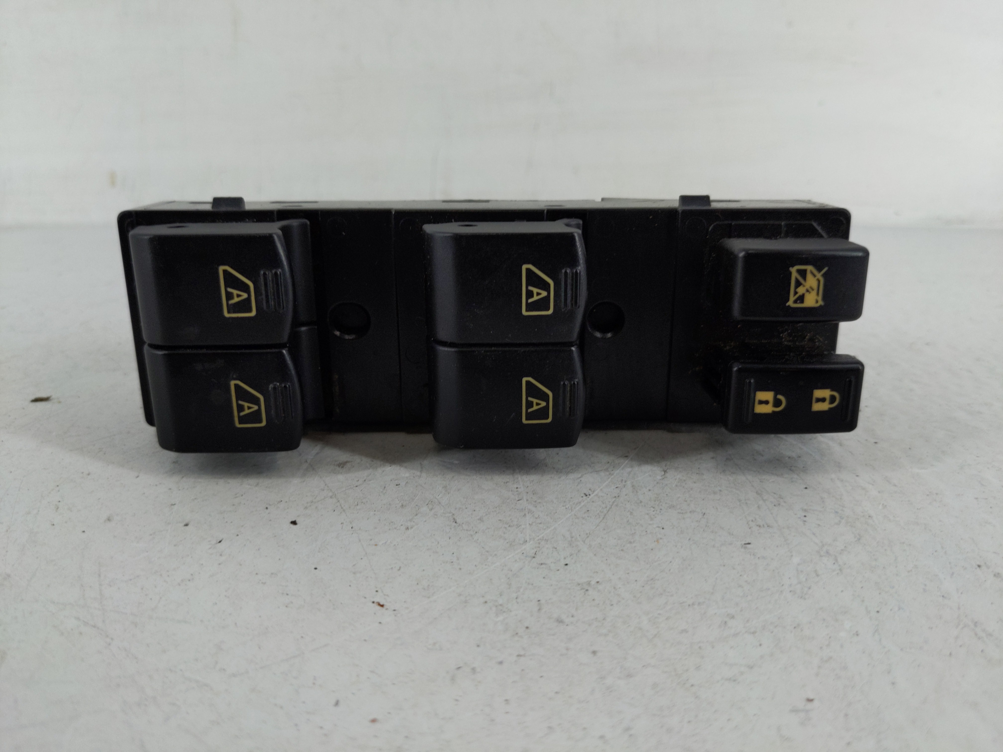 2007-2007 Infiniti G35 Driver Left Door Master Power Window Switch 1162043 - Oemusedautoparts1.com