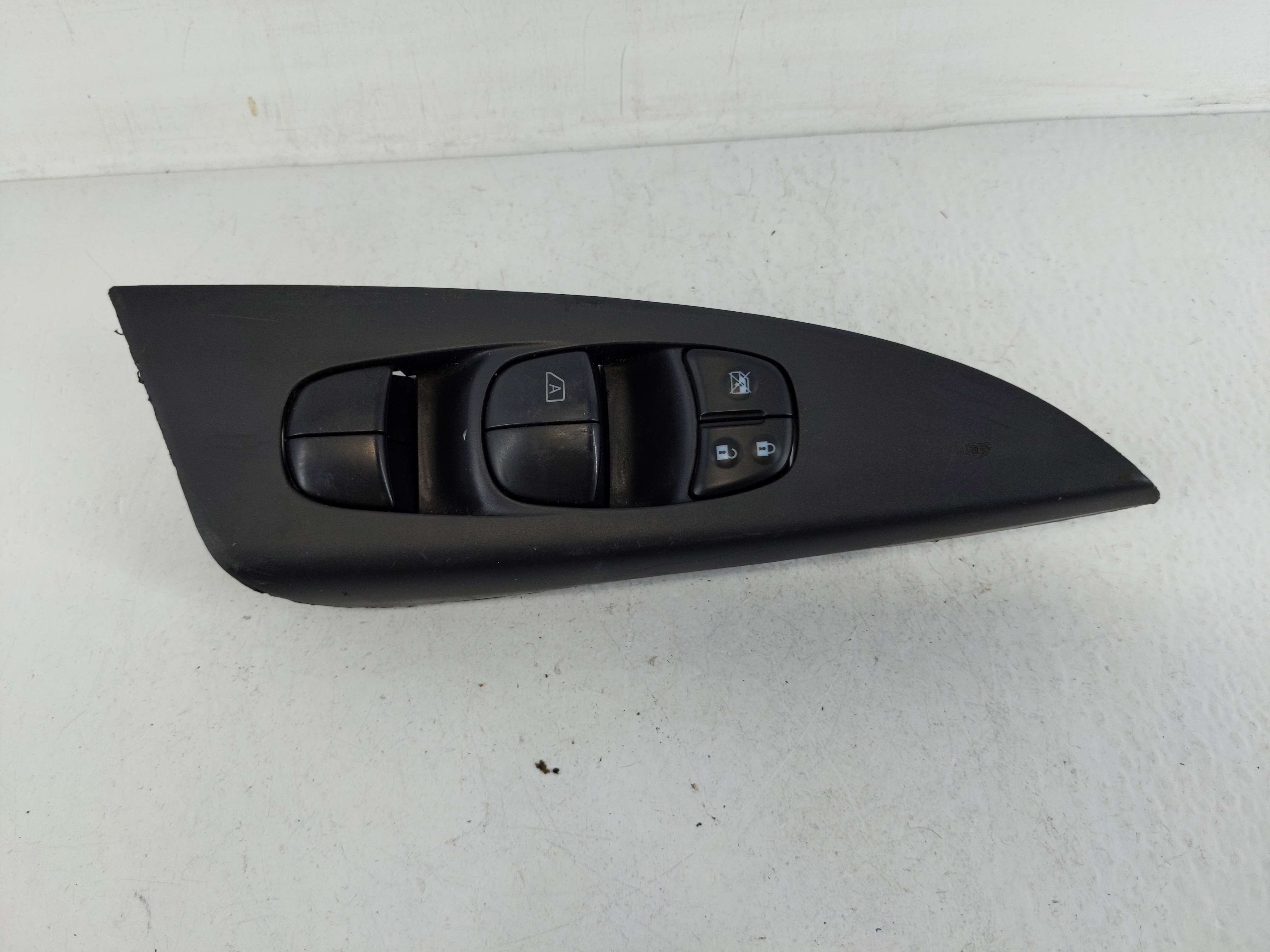 2013-2019 Nissan Sentra Driver Left Door Master Power Window Switch 1162044 - Oemusedautoparts1.com
